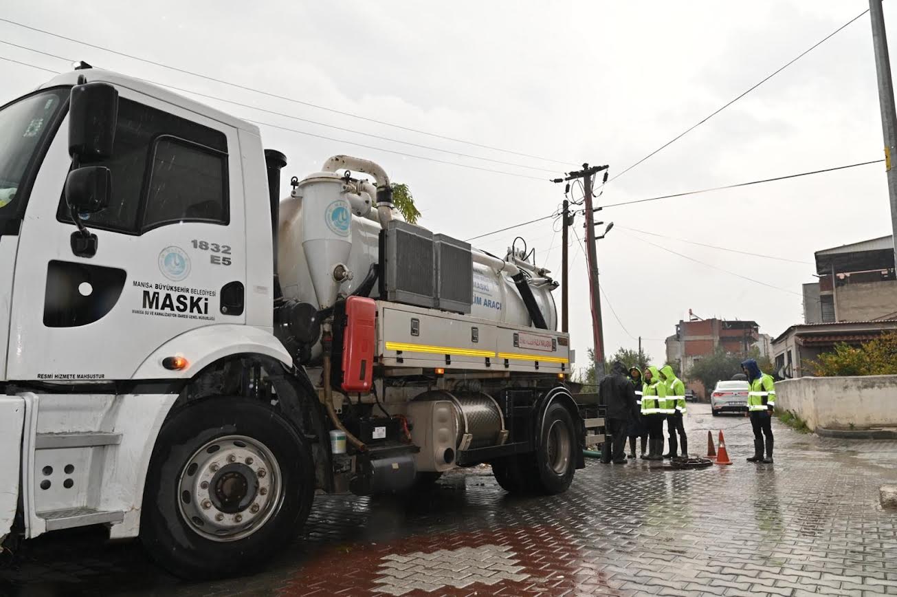 Büyükşehir ve MASKİ Ekiplerinden Yağış mesaisi
