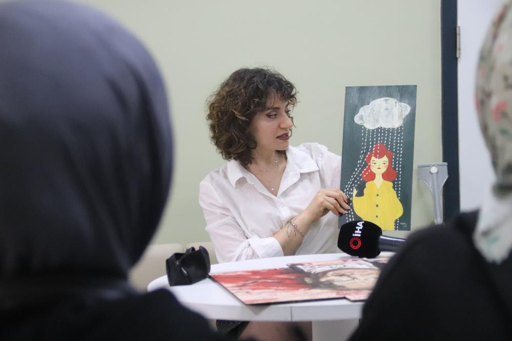 Rehber öğretmeni, azmiyle öğrencilerine örnek oluyor