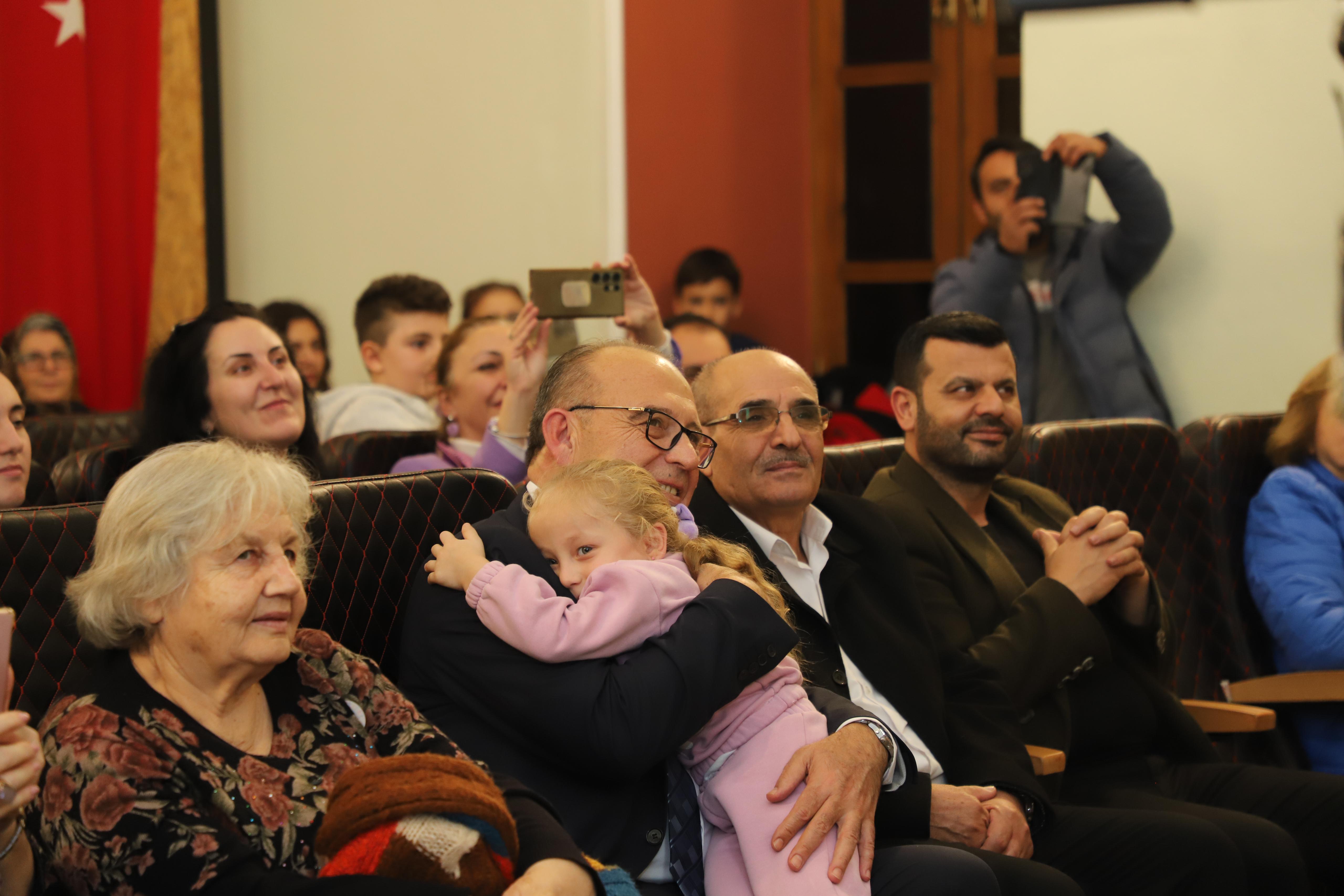 Turgutlu Belediyesinin 'Sevgi Konseri' Büyük Beğeni Topladı