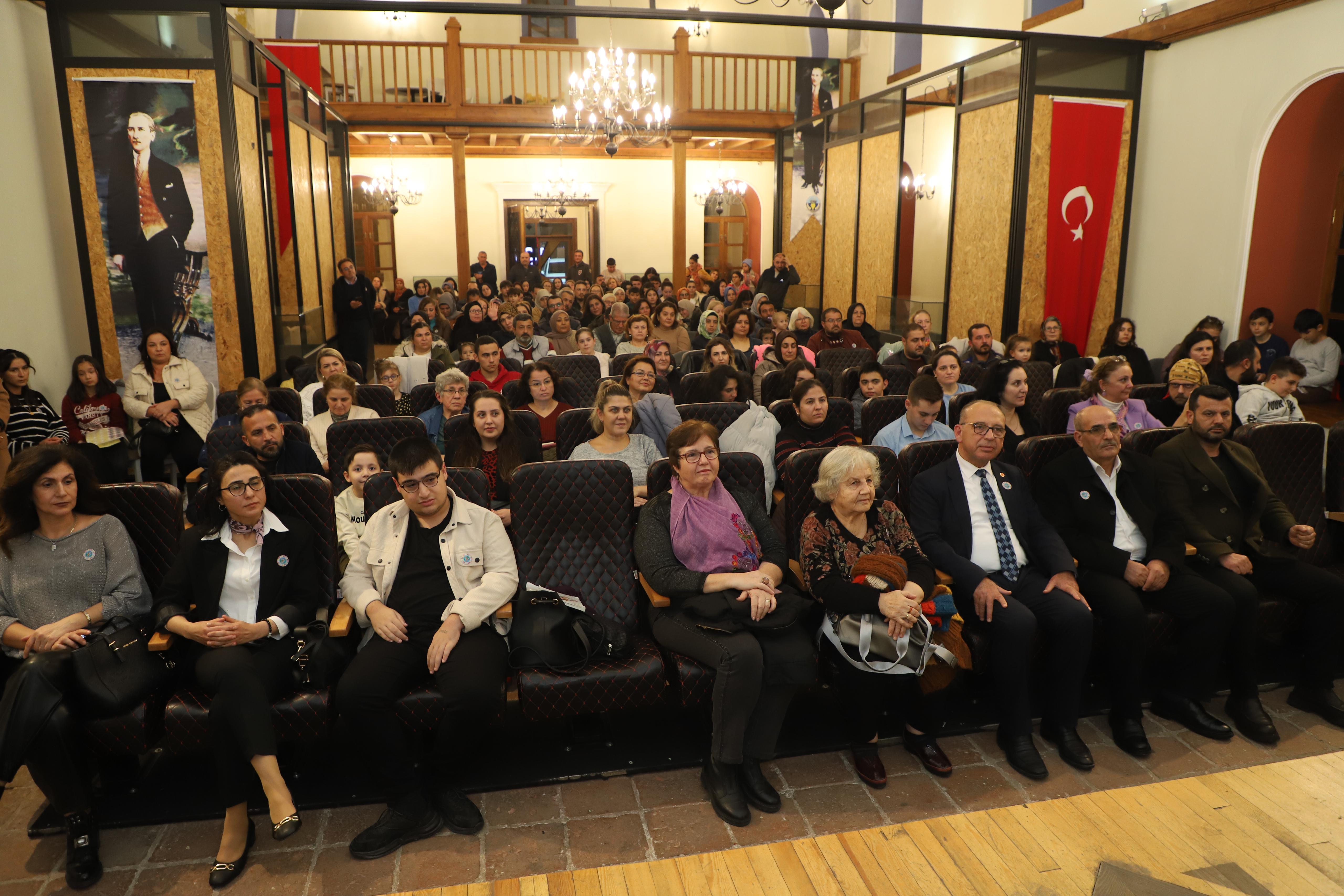 Turgutlu Belediyesinin 'Sevgi Konseri' Büyük Beğeni Topladı