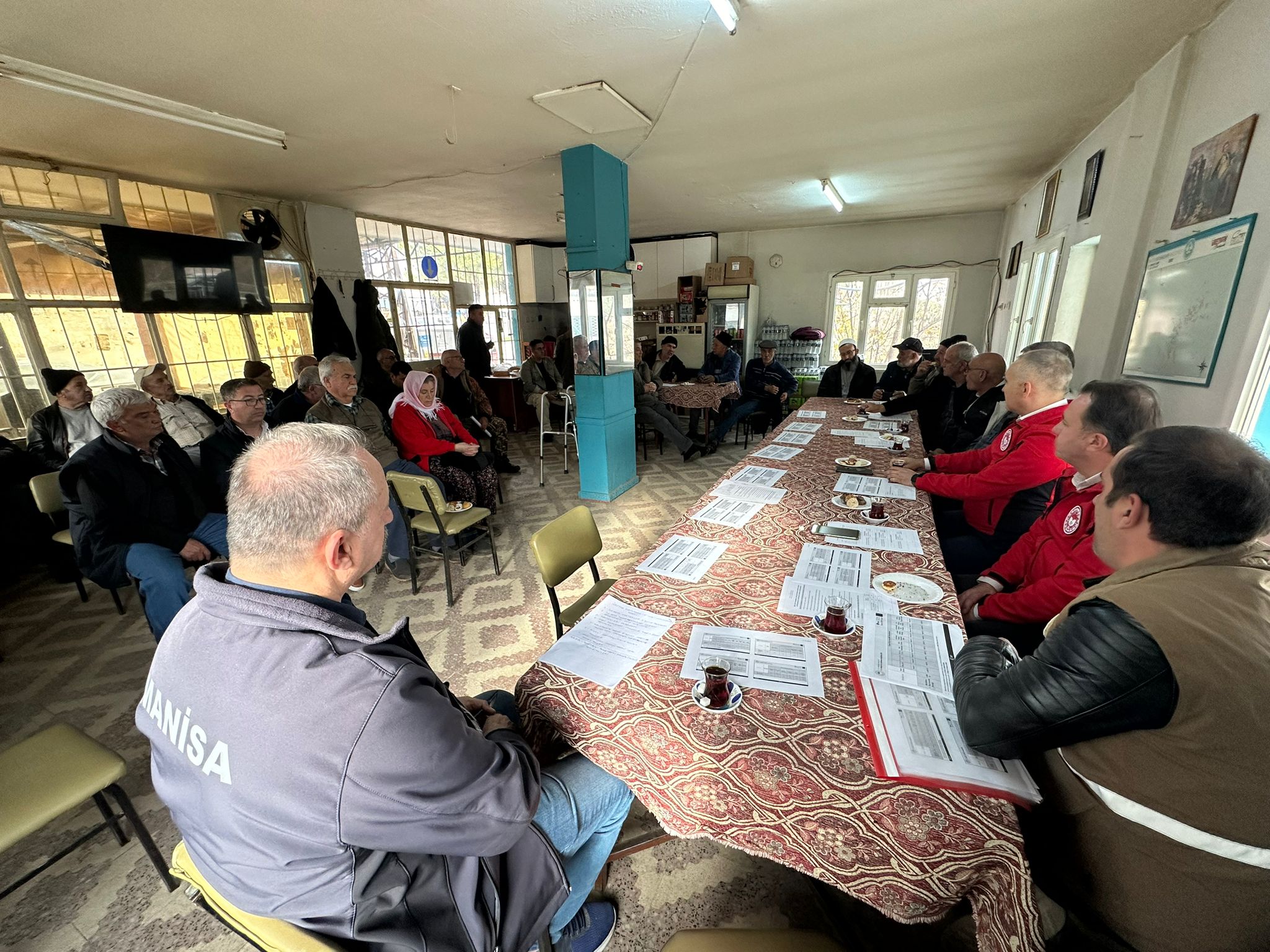 Manisa Tarım İl Müdürü Öztürk ve Turgutlu İlçe Tarım Müdürü Çallı, Güney Mahallesindeydi