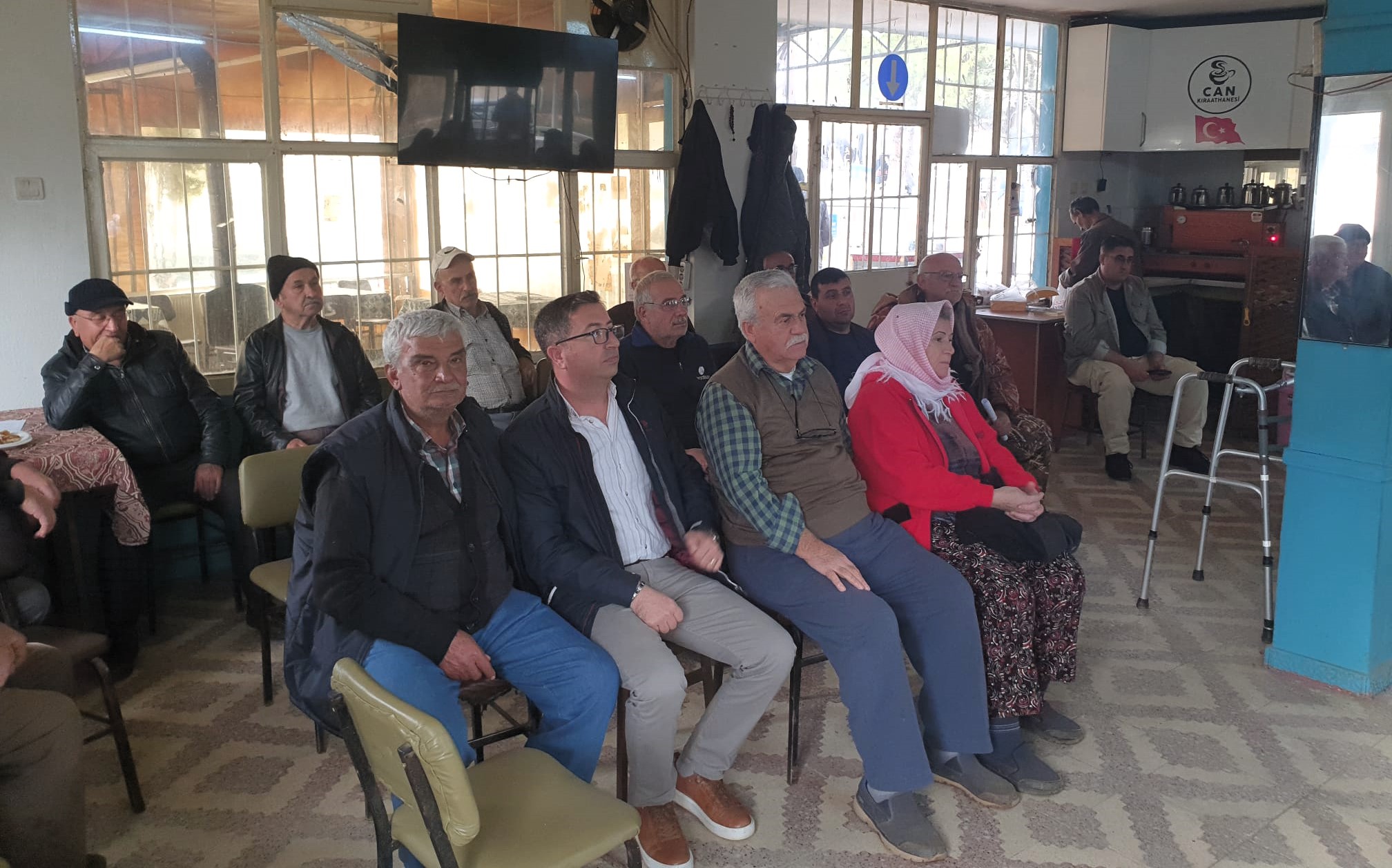 Manisa Tarım İl Müdürü Öztürk ve Turgutlu İlçe Tarım Müdürü Çallı, Güney Mahallesindeydi