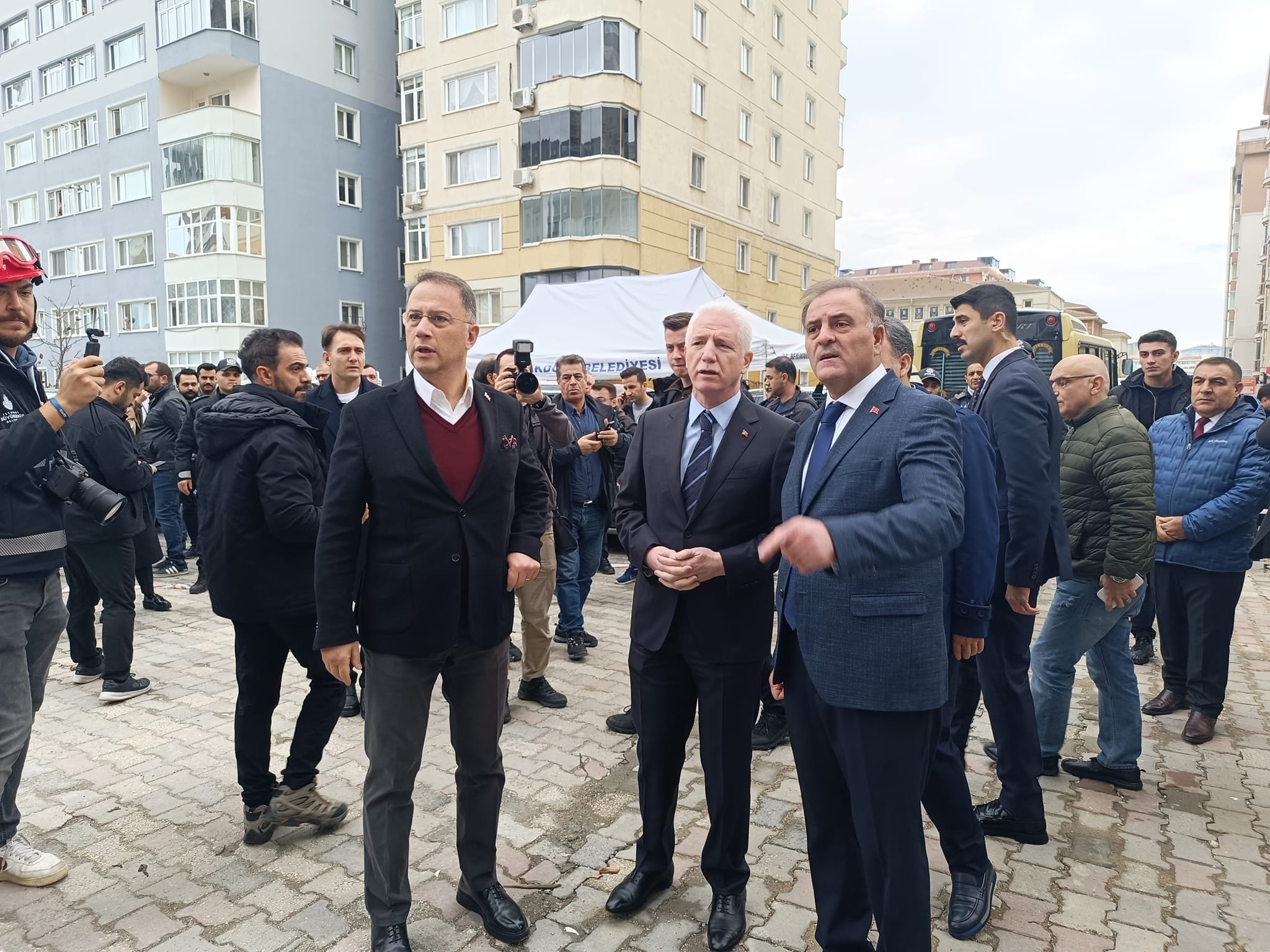14 katlı binada Doğalgaz patladı: 1 ölü, 3 yaralı!