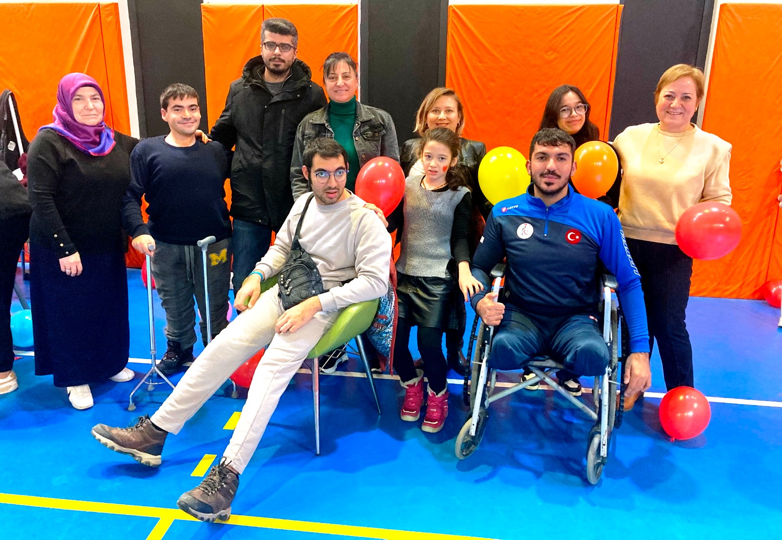 Yüzme ve Jimnastik sporunun engelli şampiyon sporcuları etkinlikte coştu