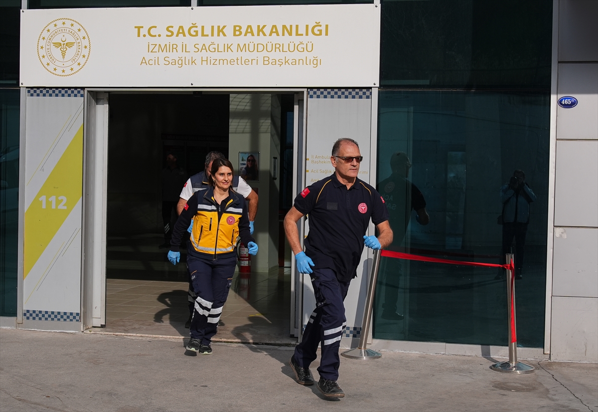 Acil sağlık ekibinde görevli doktor, 26 yıldır zamanla yarışıp hayat kurtarıyor