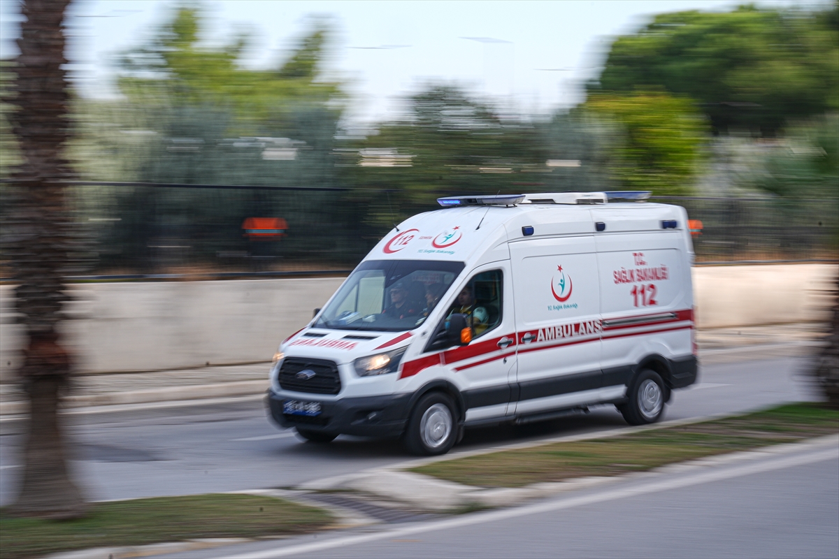 Acil sağlık ekibinde görevli doktor, 26 yıldır zamanla yarışıp hayat kurtarıyor