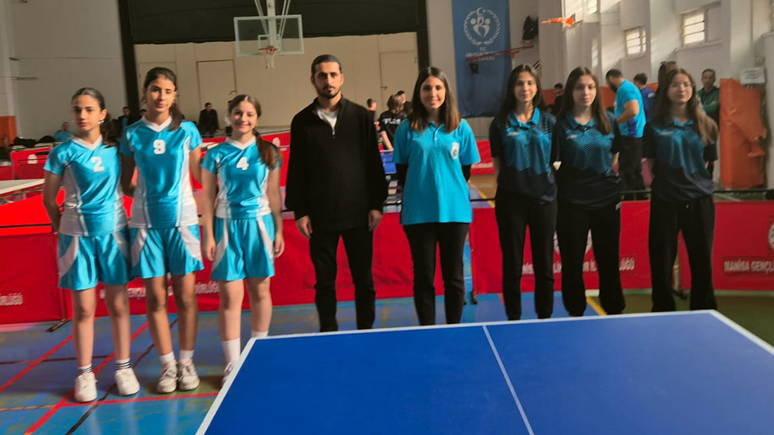 Niyazi Üzmez Anadolu Lisesi Manisa Şampiyonu!