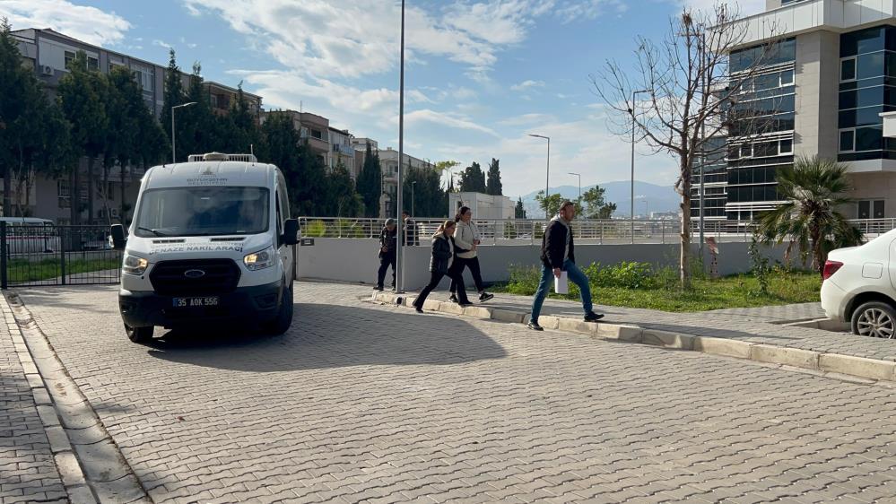 Başından vurulmuş kadın cesediyle karakola gidip teslim oldu!
