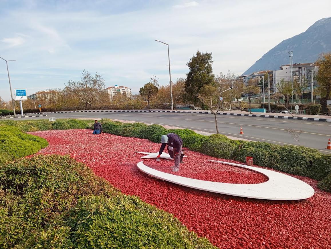 Manisa'da Peyzaj Çalışmaları Şehir Güzelliğini Artırıyor