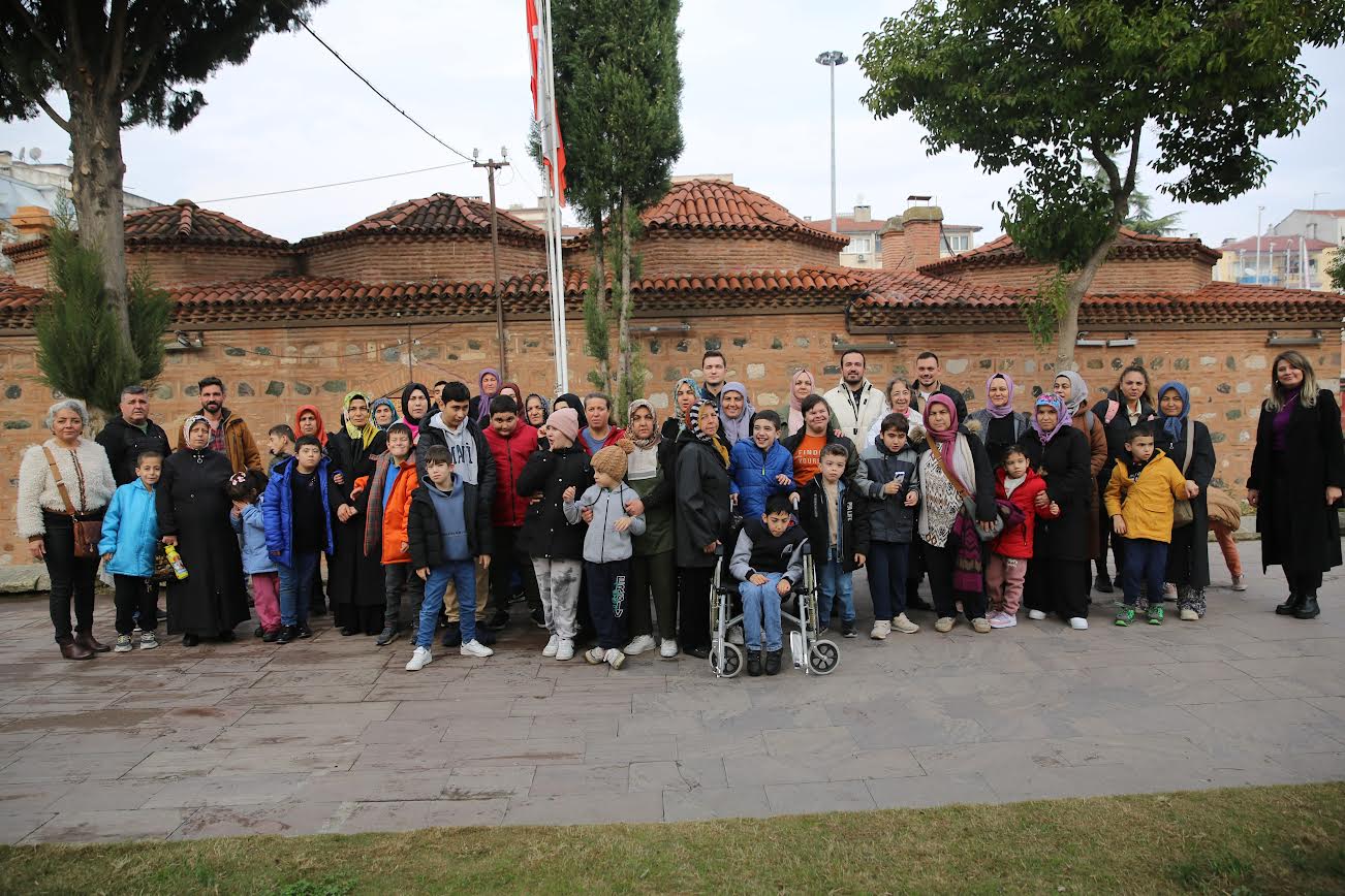 Akhisarlı Özel Öğrencilere Manisa Gezisi