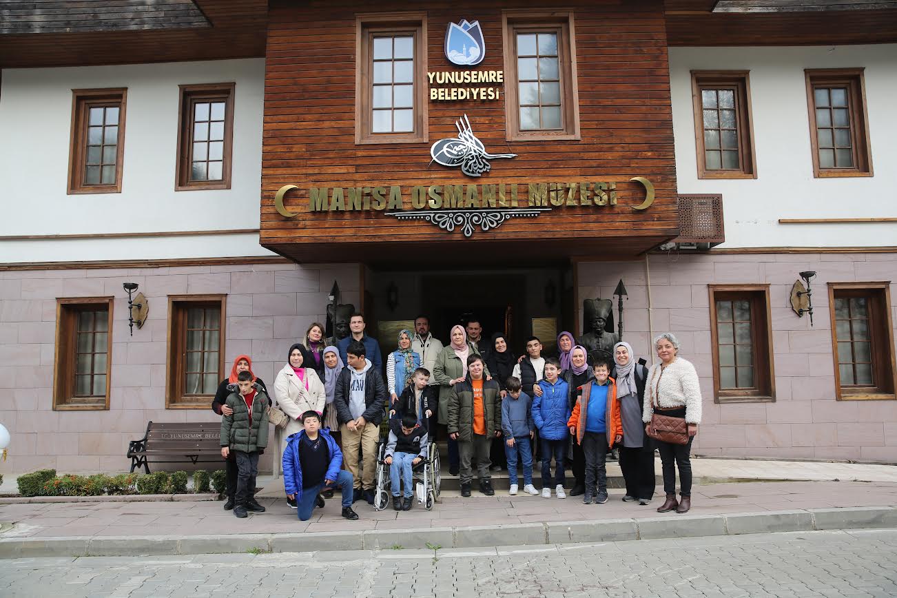 Akhisarlı Özel Öğrencilere Manisa Gezisi