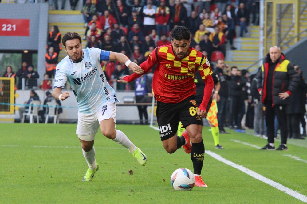 Trendyol Süper Lig: Göztepe: 2 - Adana Demirspor: 0 (İlk yarı kareler)
