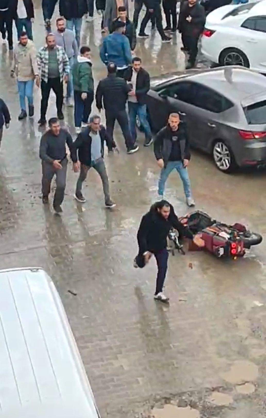 Turgutlu'da Suriyelilerin kutlamasında gerginlik!