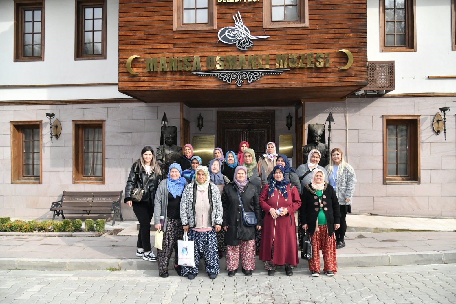 Yunusemreli kadınlar kanser konusunda bilgilendiriliyor