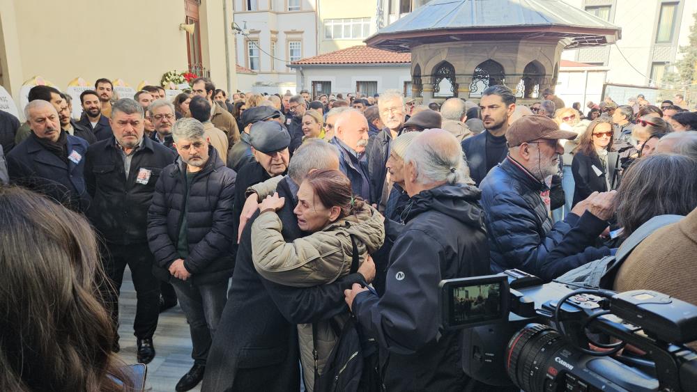 Usta yönetmen son yolculuğuna uğurlandı