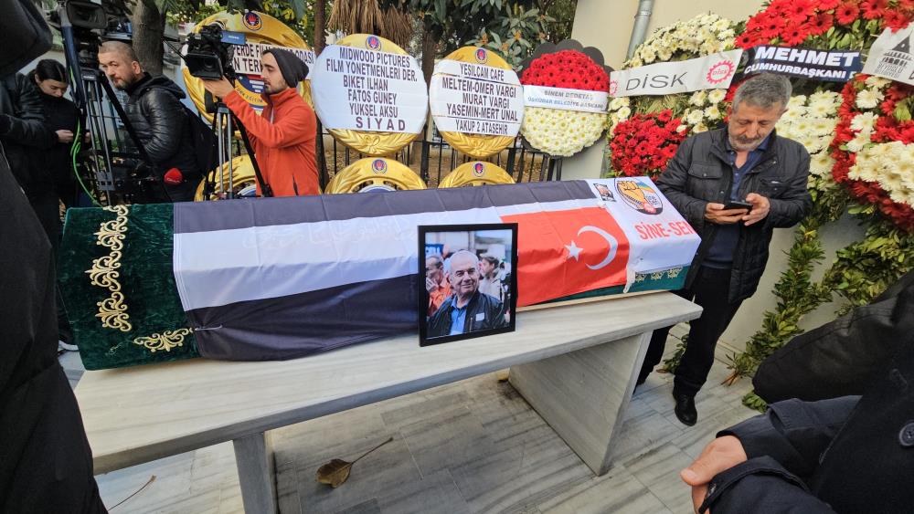Usta yönetmen son yolculuğuna uğurlandı