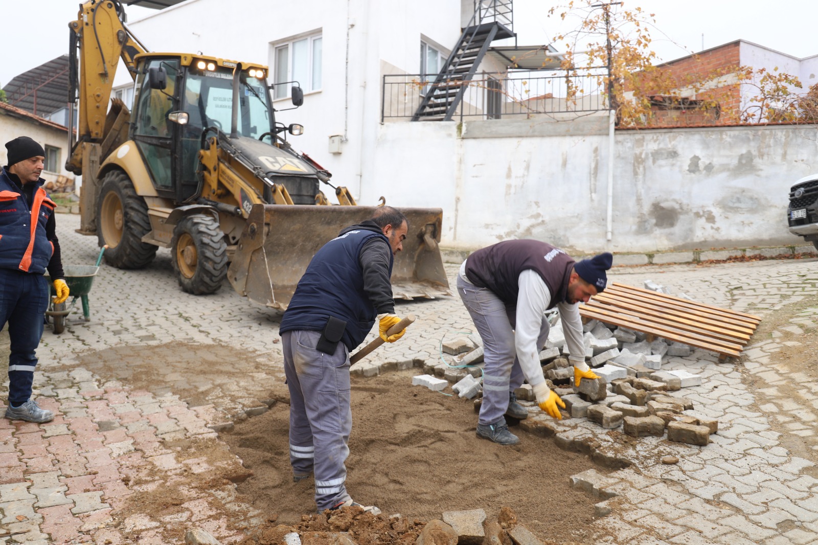 Turgutlu Belediyesi İlçede Çalışmalarına Devam Ediyor