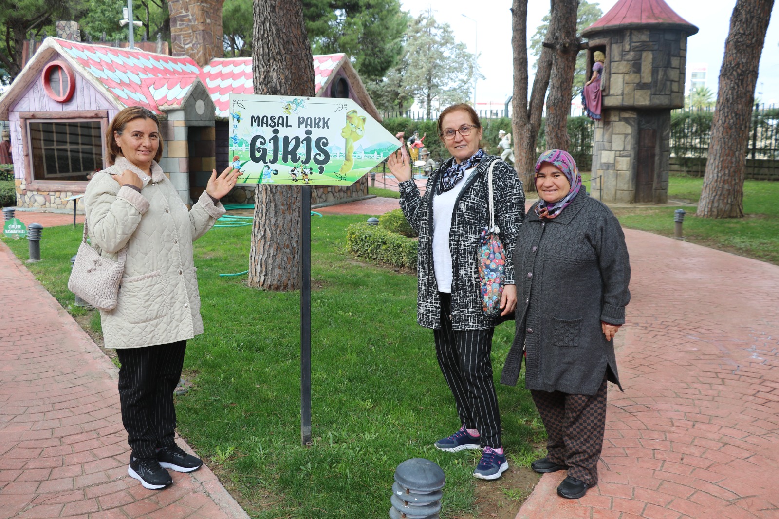 Köprübaşılı Kadınlar Manisa’yı Adım Adım Gezdi