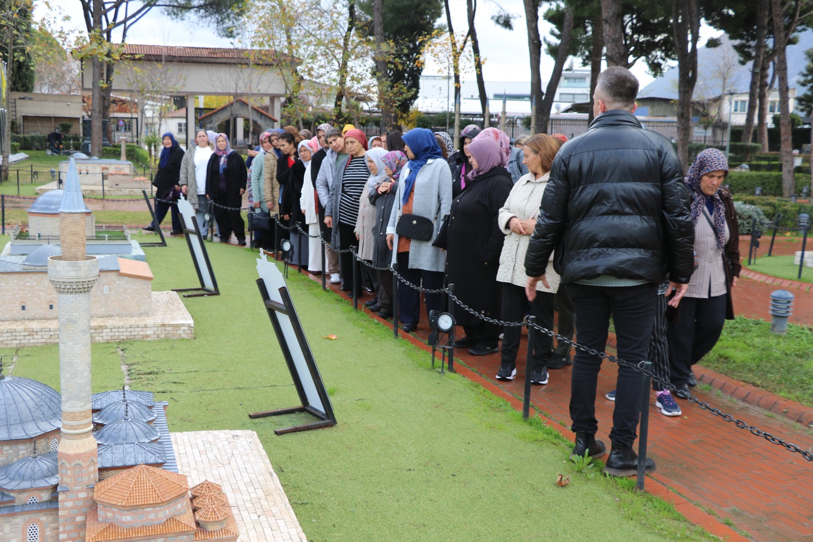 Köprübaşılı Kadınlar Manisa’yı Adım Adım Gezdi