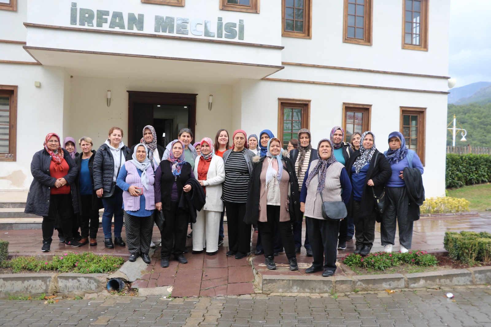 Köprübaşılı Kadınlar Manisa’yı Adım Adım Gezdi
