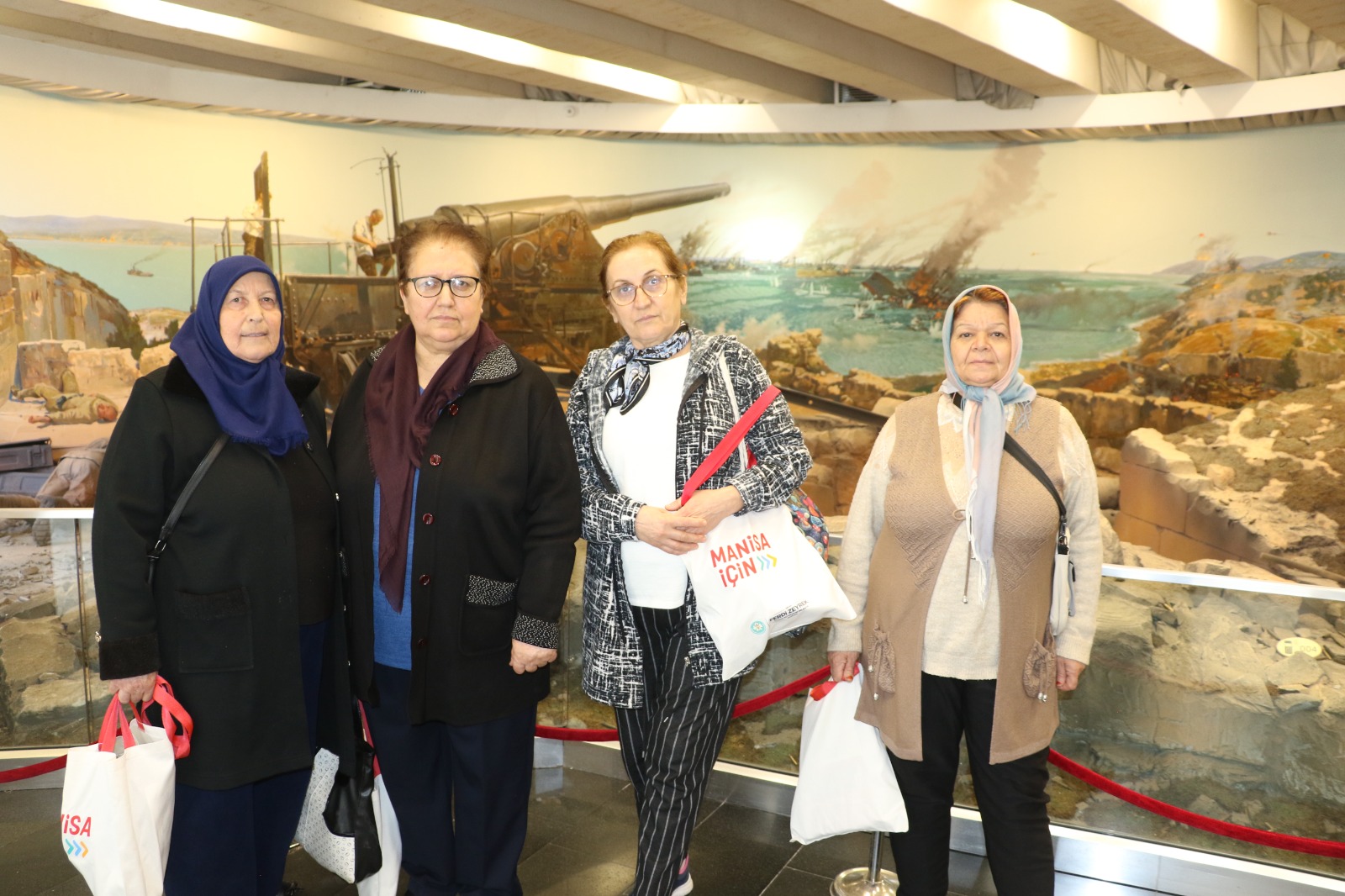Köprübaşılı Kadınlar Manisa’yı Adım Adım Gezdi