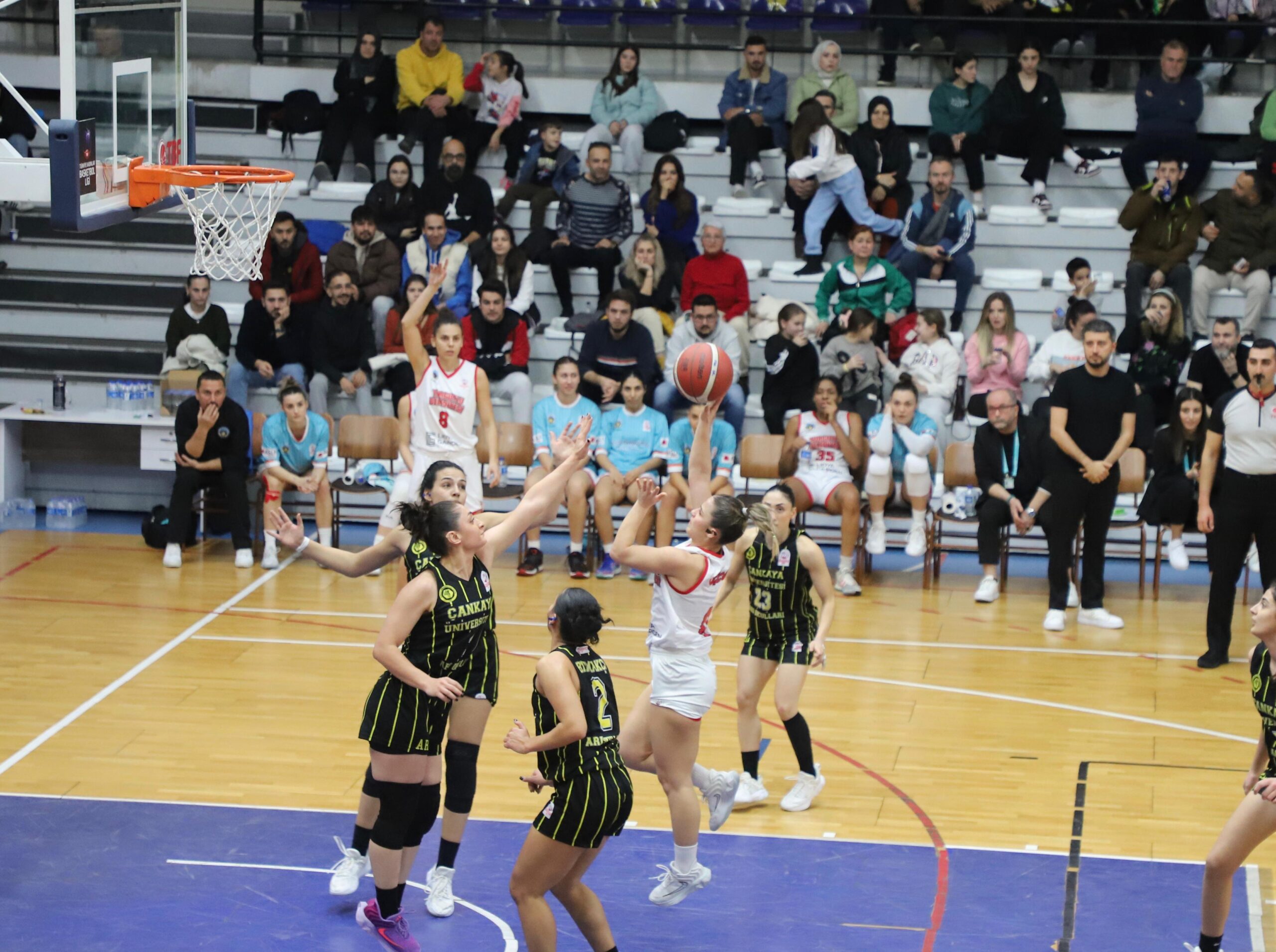 Lidya Garden City Turgutlu Belediyespor Kadın Basketbol Takımı Burhaniye Deplasmanında