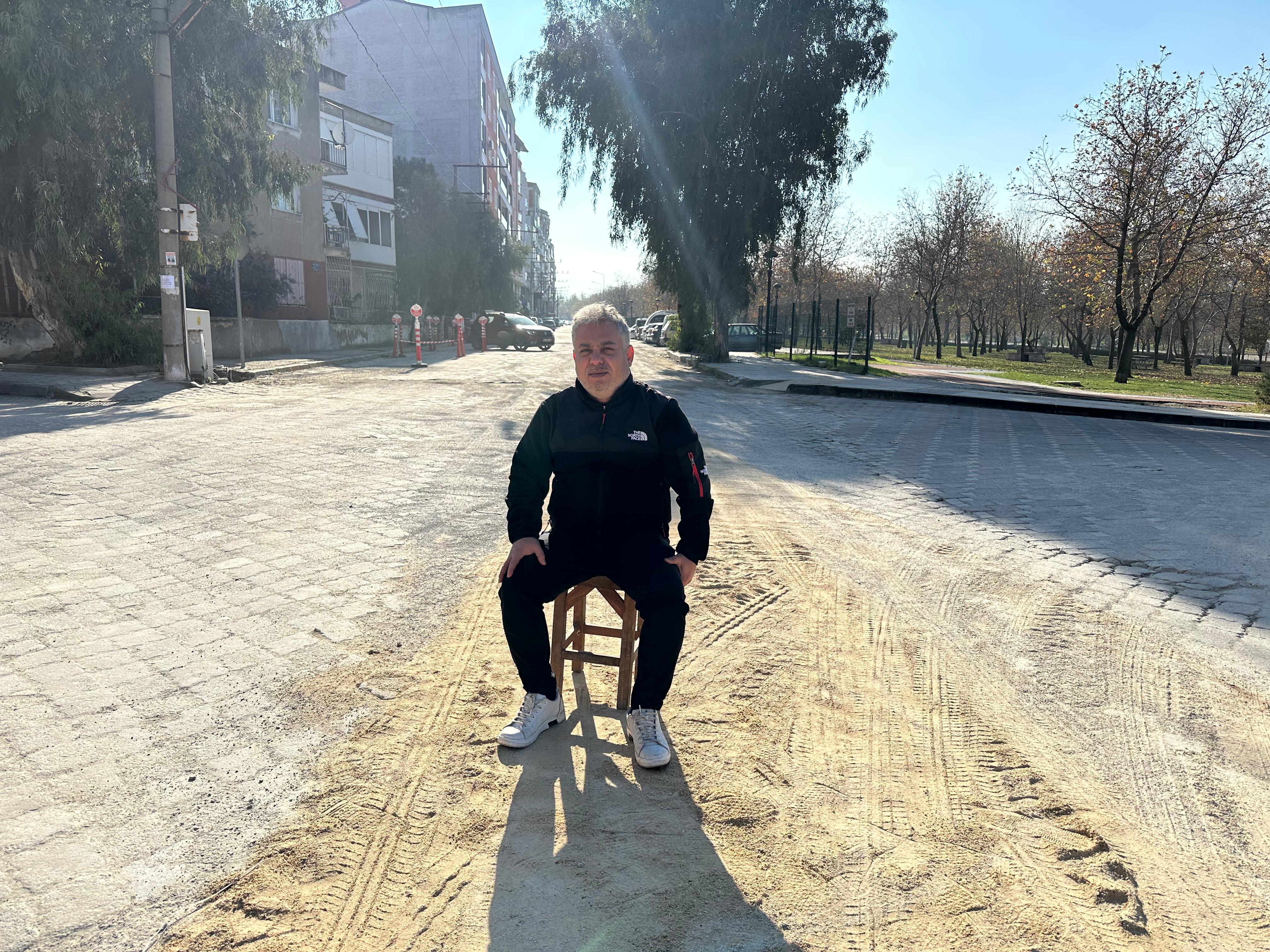 Tek İsteğimiz Yolun Sulanması Dedi 'Oturma Eylemi' Yaptı
