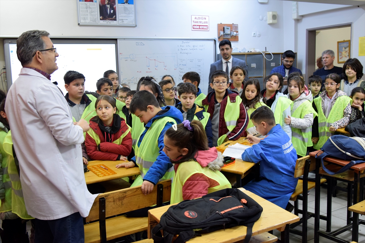 Turgutlu'da ilkokul öğrencilerine meslek okulları tanıtıldı