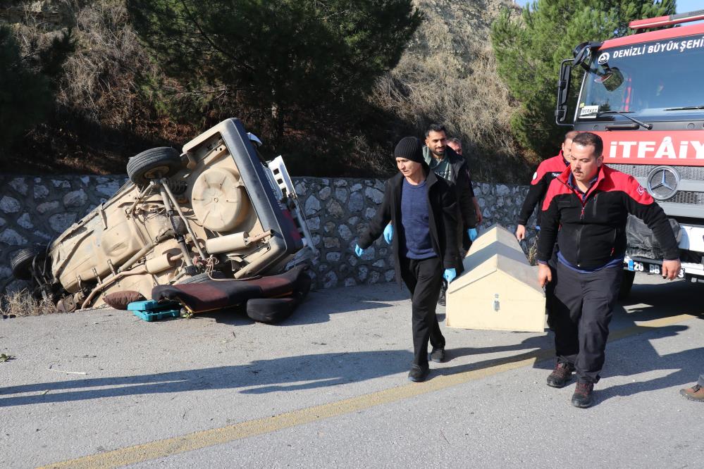 Refüjü aşan otomobil, karşı şeritteki istinat duvarına çarptı: 1 ölü, 2 yaralı