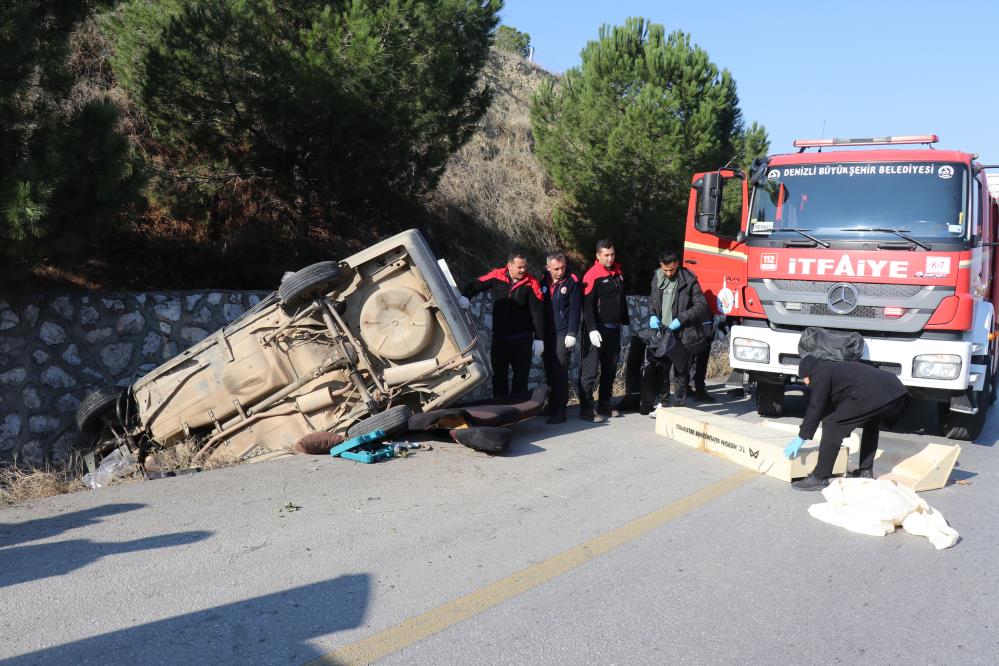 Refüjü aşan otomobil, karşı şeritteki istinat duvarına çarptı: 1 ölü, 2 yaralı