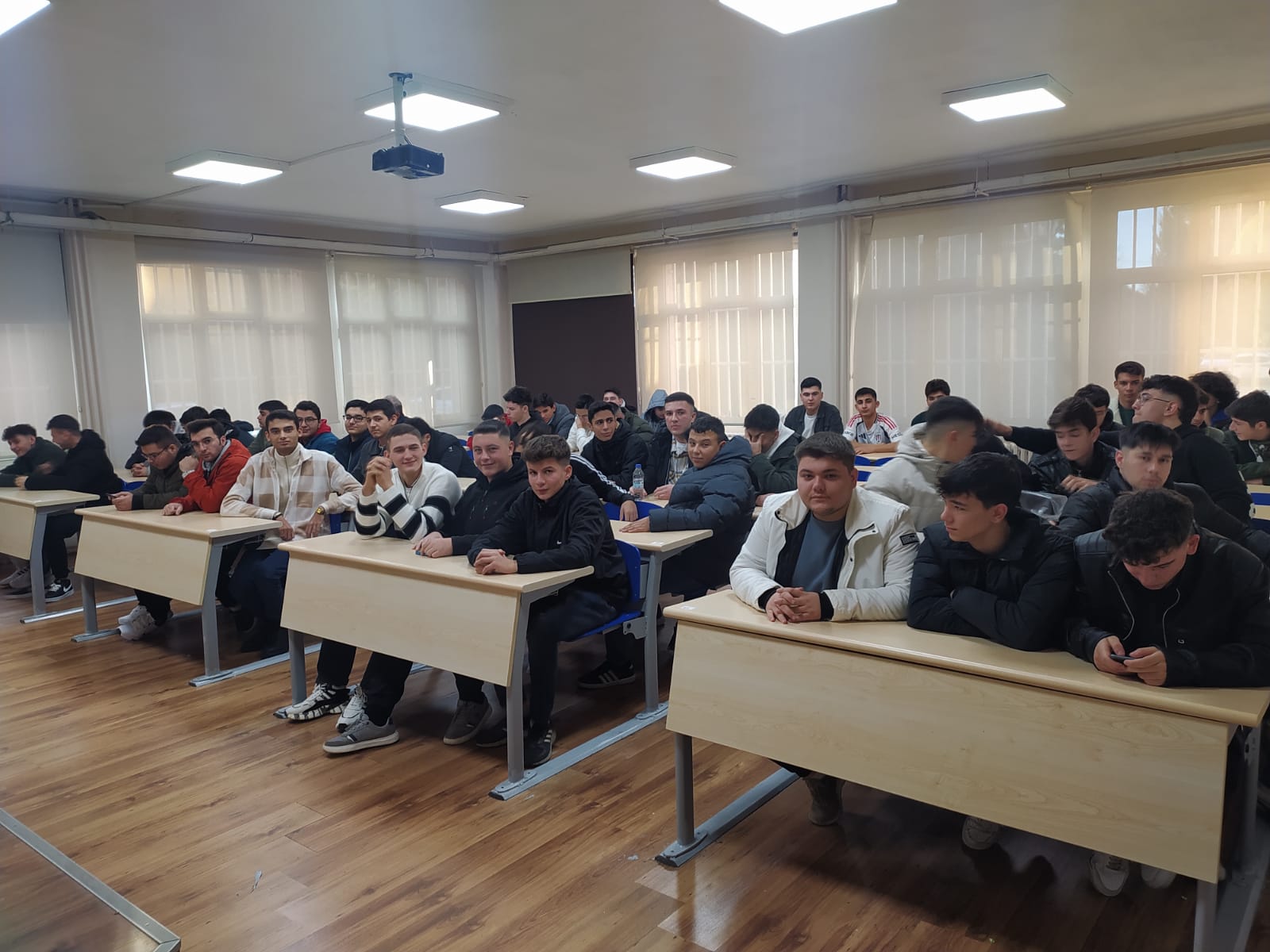 Hasan Ferdi Turgutlu MTAL öğrencileri üniversite tanıtım gezisinde
