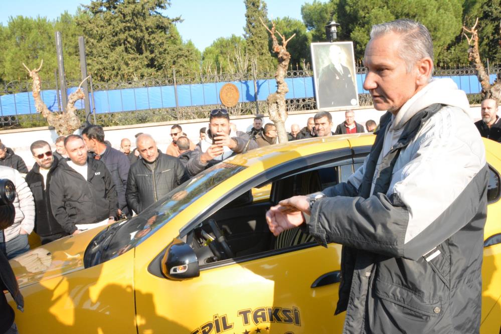 Saldırıya uğrayan taksi esnafına 200 araçlık destek konvoyu!