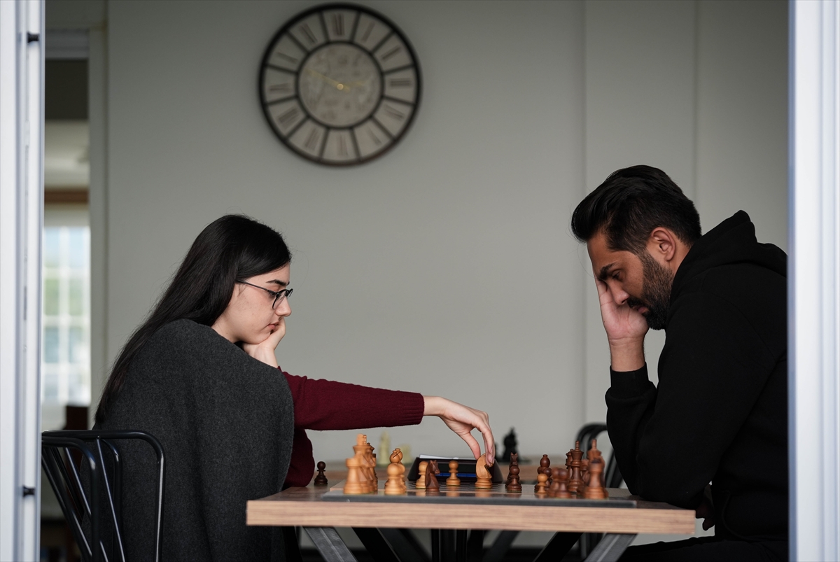 4 yaşında bilgisayardan satranç oynamayı öğrendi 200'den fazla madalya kazandı