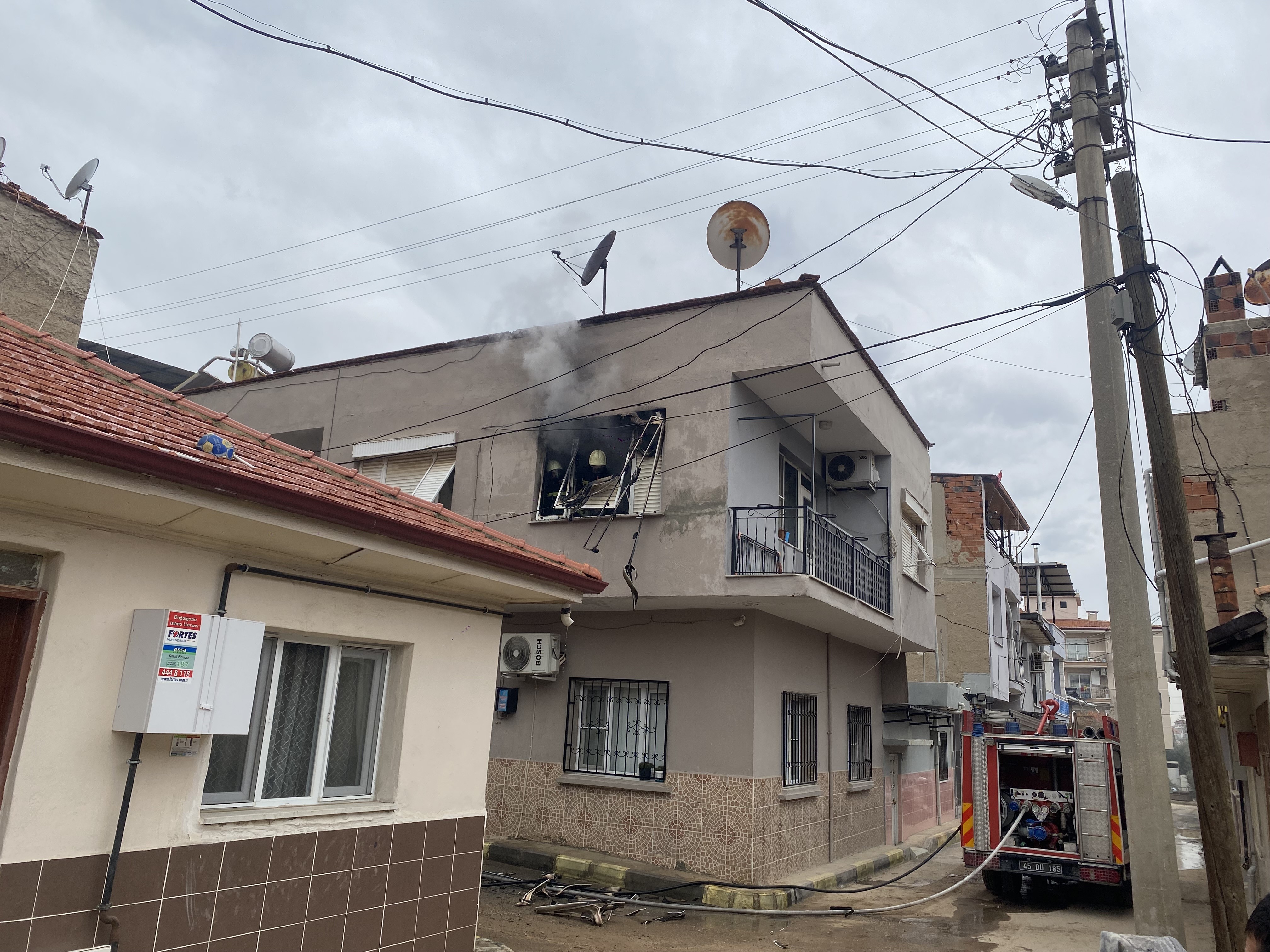 Alaşehir'de korkutan yangın
