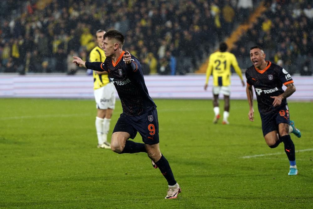 Trendyol Süper Lig: Fenerbahçe: 3 - Başakşehir: 1 (Maç sonucu)
