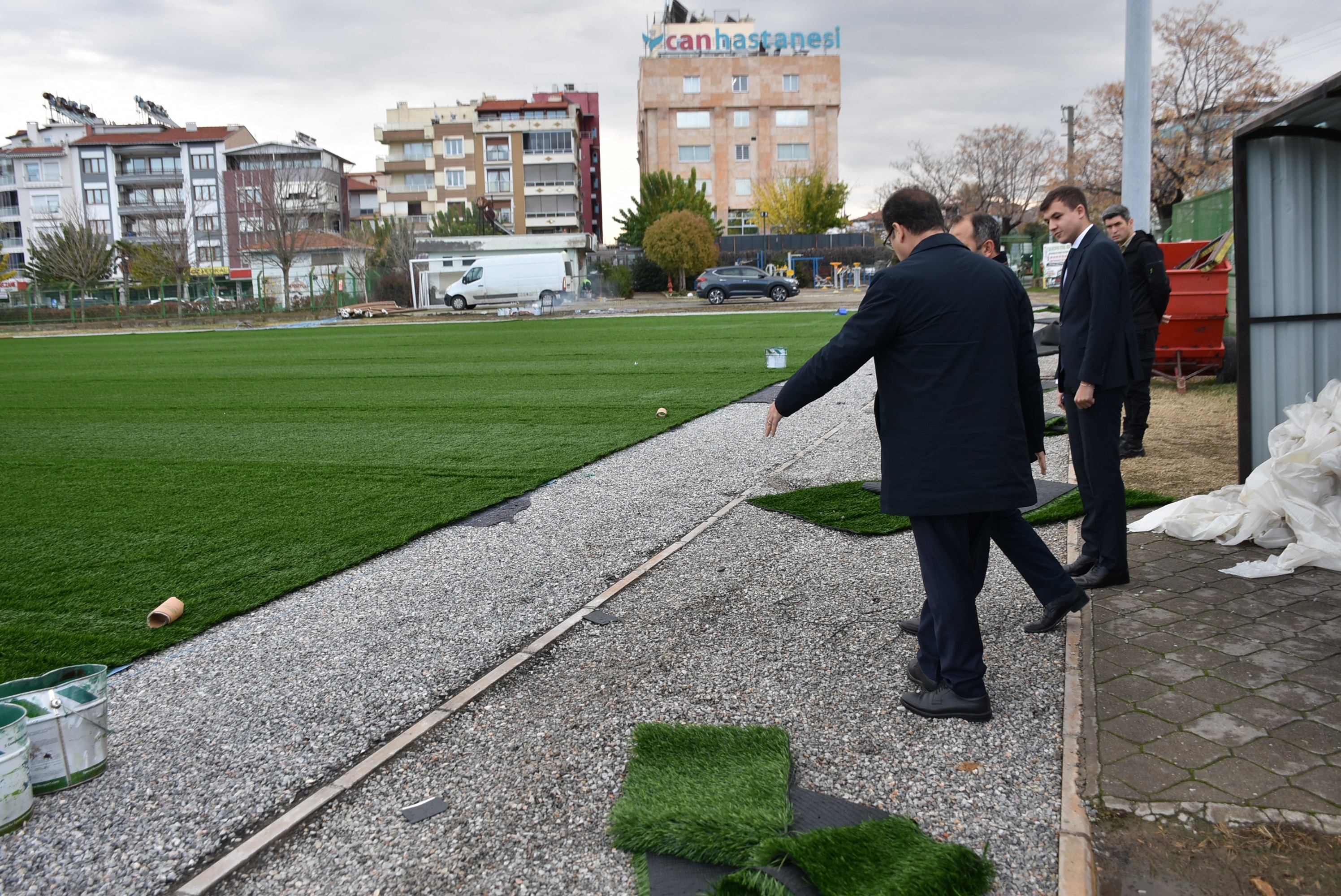 Salihli Kaymakamı Güldoğan, çalışmaları yerinde inceledi