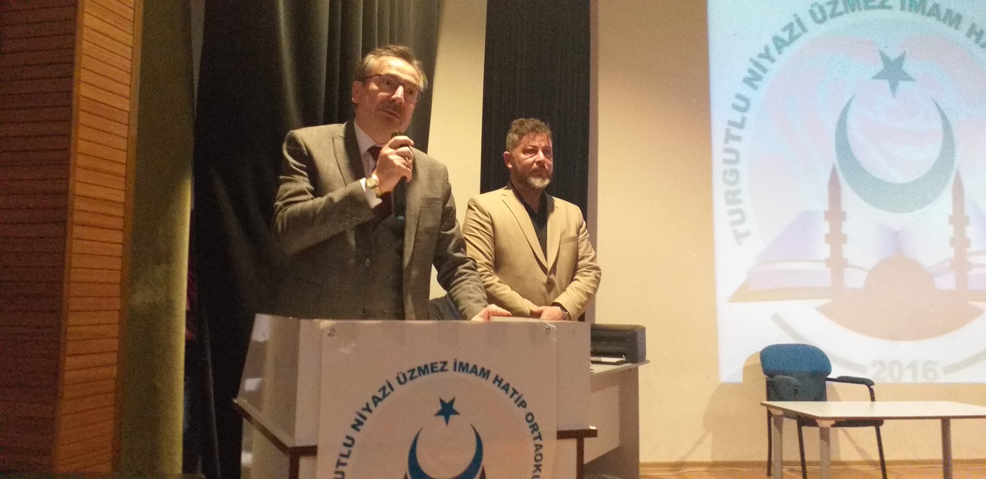 İmam Hatip Ortaokulları Yarışmasında "Genç Bilaller Ezan Okuma" Birincisi Ahmet Salih Elmas Oldu