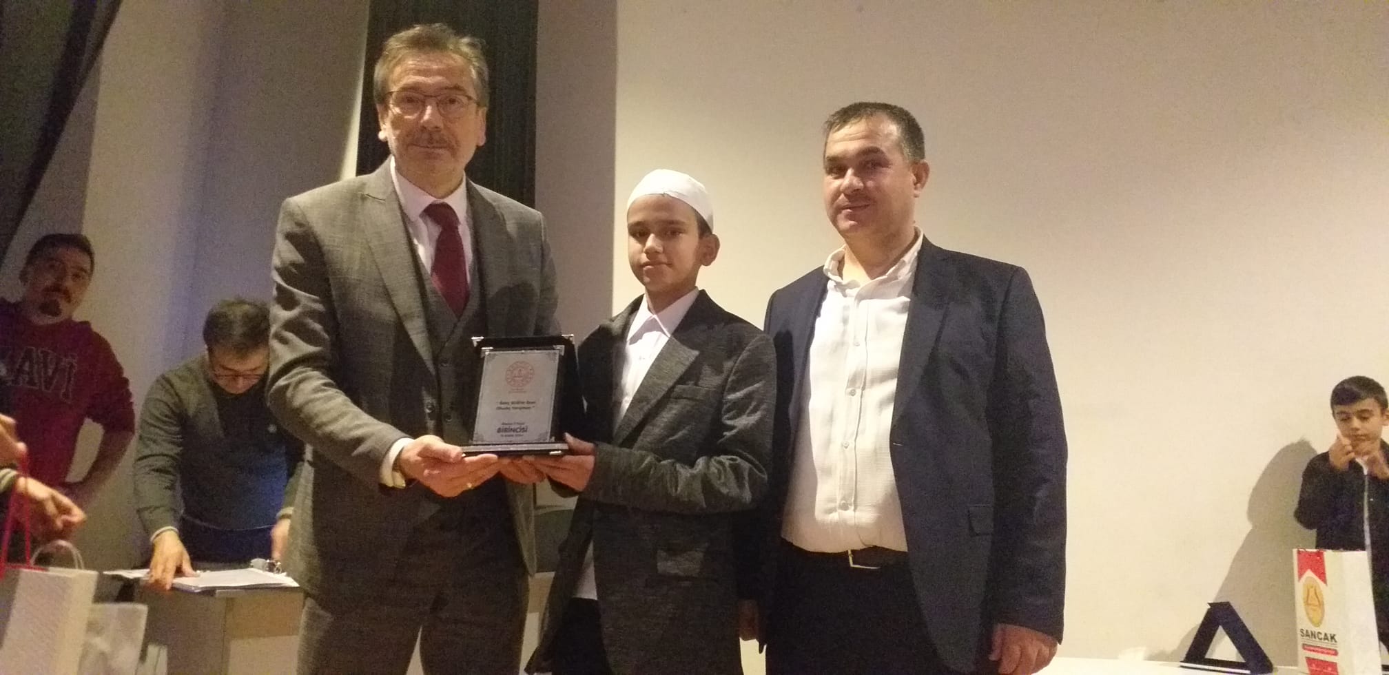 İmam Hatip Ortaokulları Yarışmasında "Genç Bilaller Ezan Okuma" Birincisi Ahmet Salih Elmas Oldu