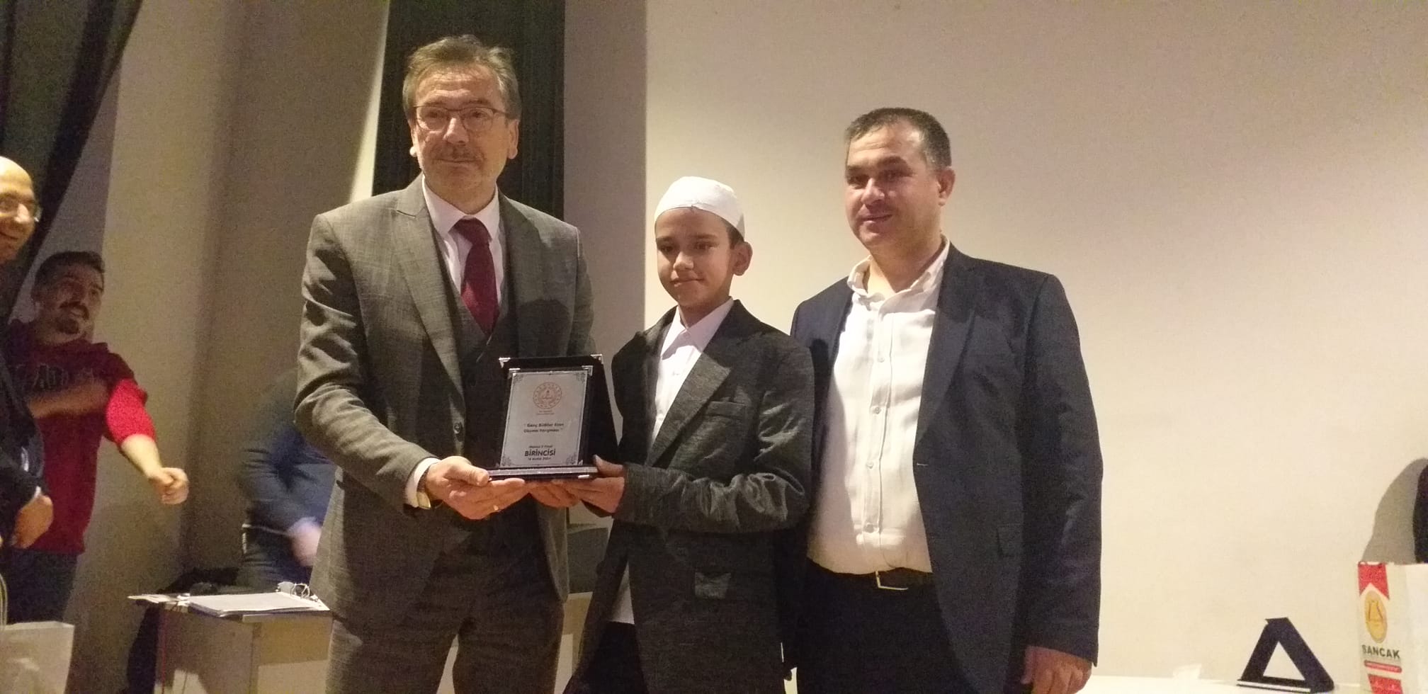 İmam Hatip Ortaokulları Yarışmasında "Genç Bilaller Ezan Okuma" Birincisi Ahmet Salih Elmas Oldu