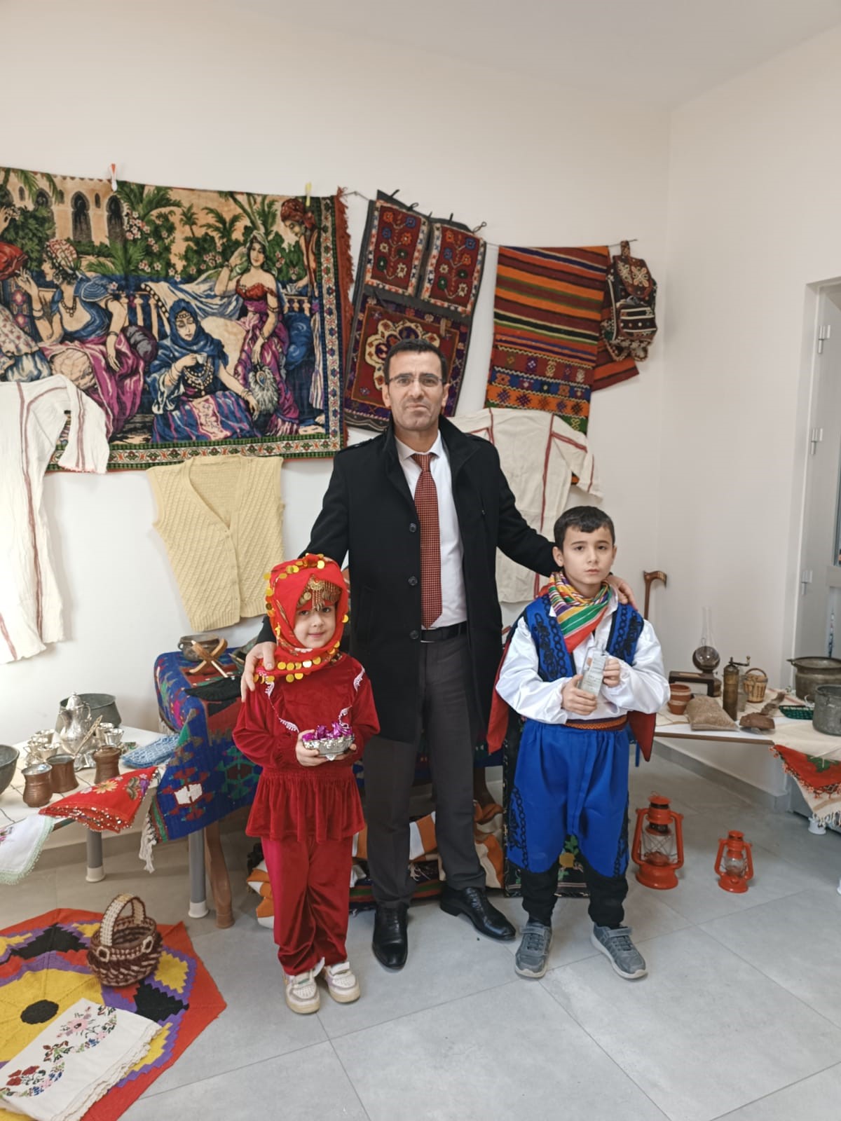 İlkokul öğrencileri geleneklere uygun Yerli Malı Haftası'nı kutladı