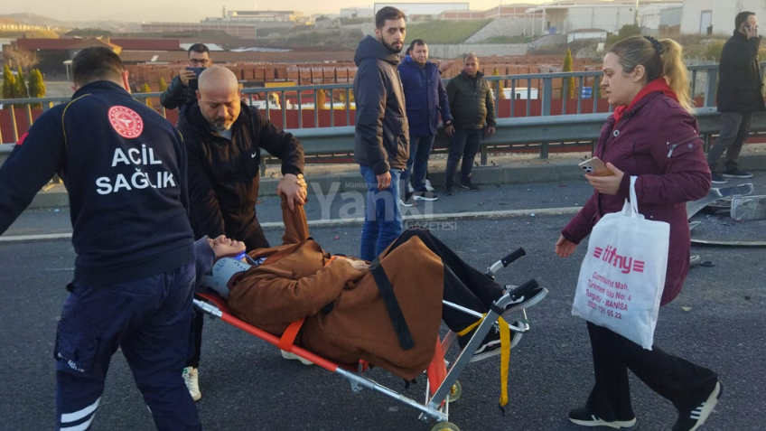 Servis aracı TIR’a çarptı! Çok sayıda işçi yaralandı