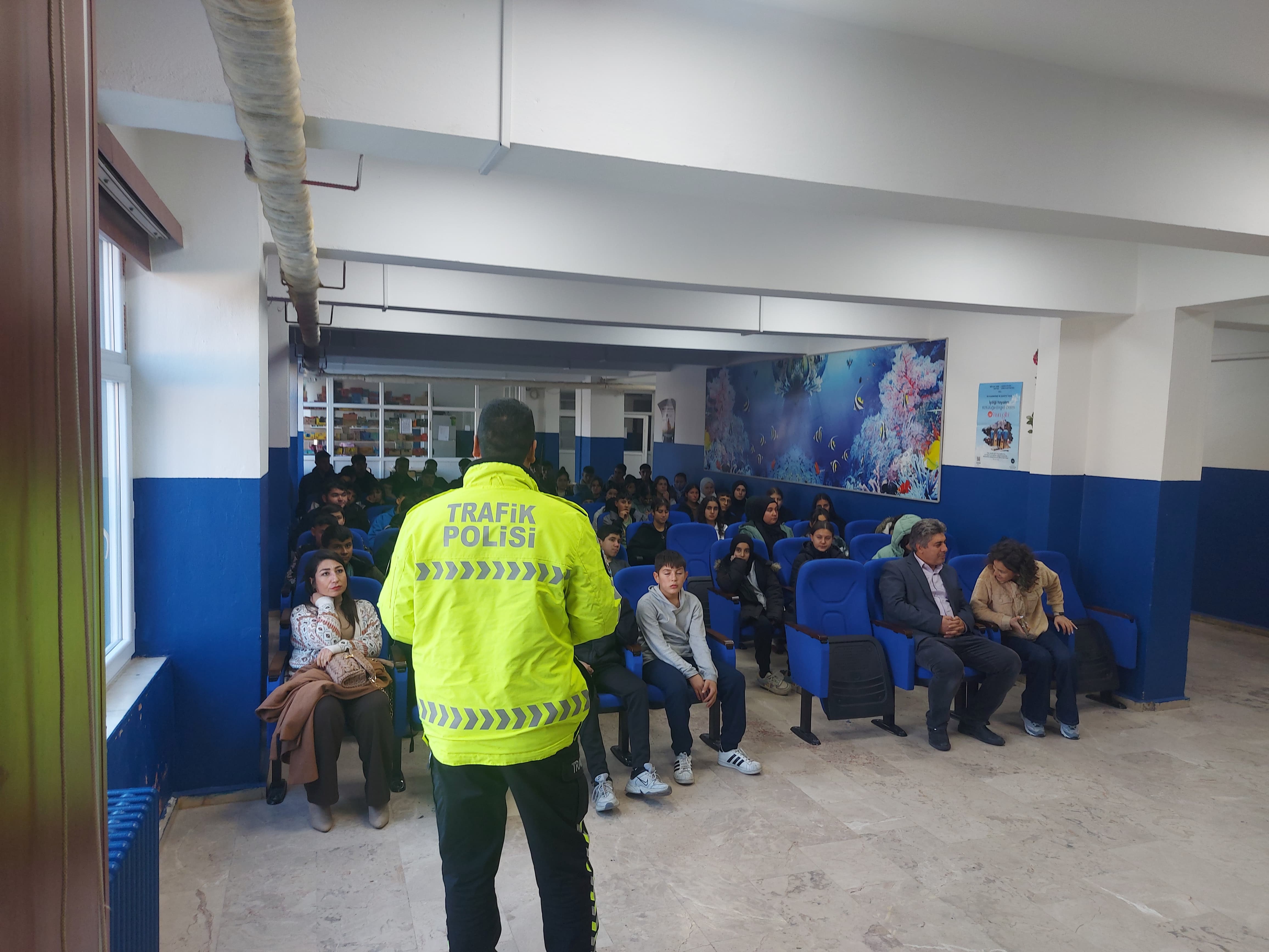 Öğrencilere trafik eğitimi verildi