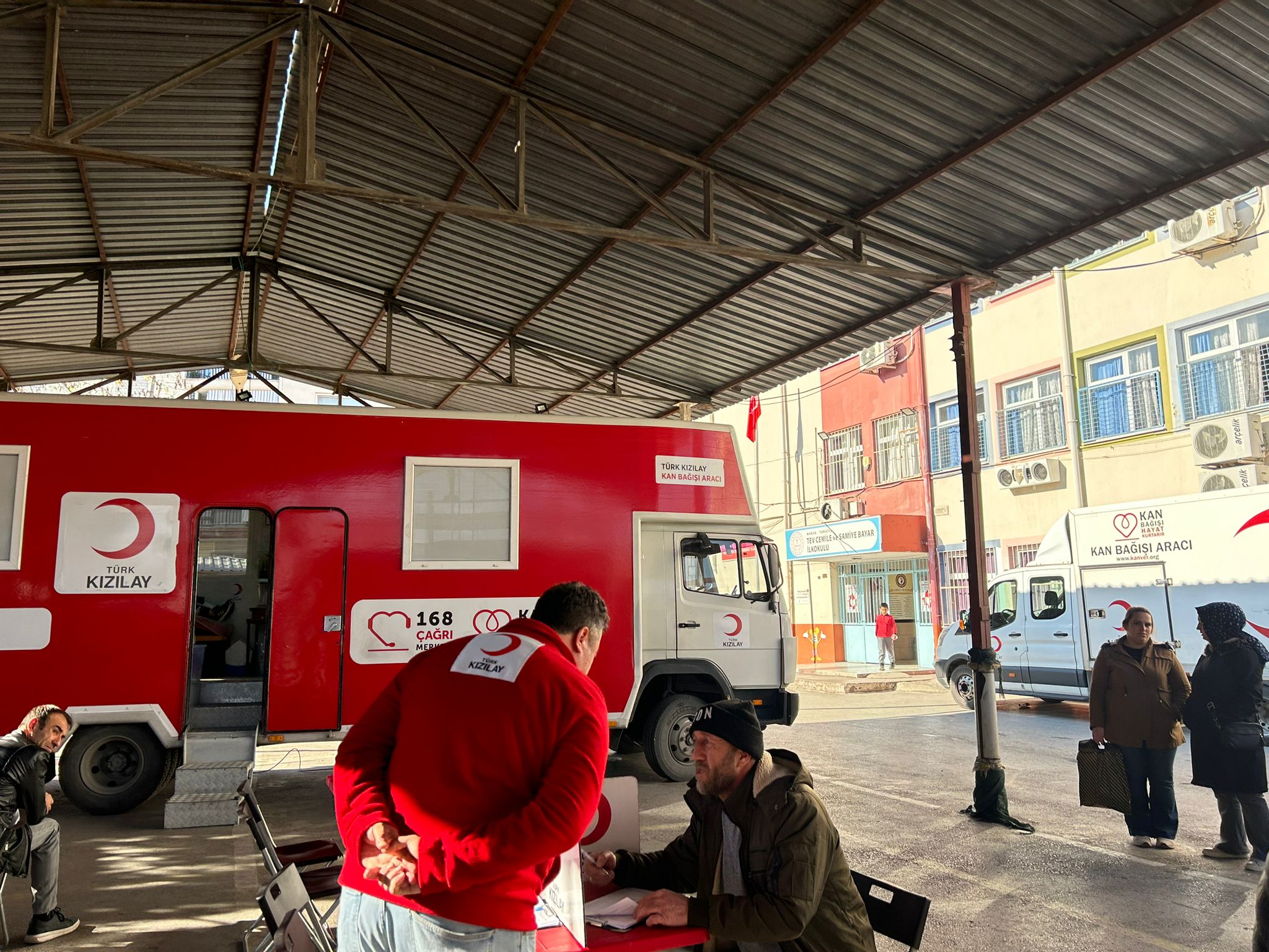 TEV Cemile ve Samiye Bayar İlkokulu'nda kan bağışı etkinliği