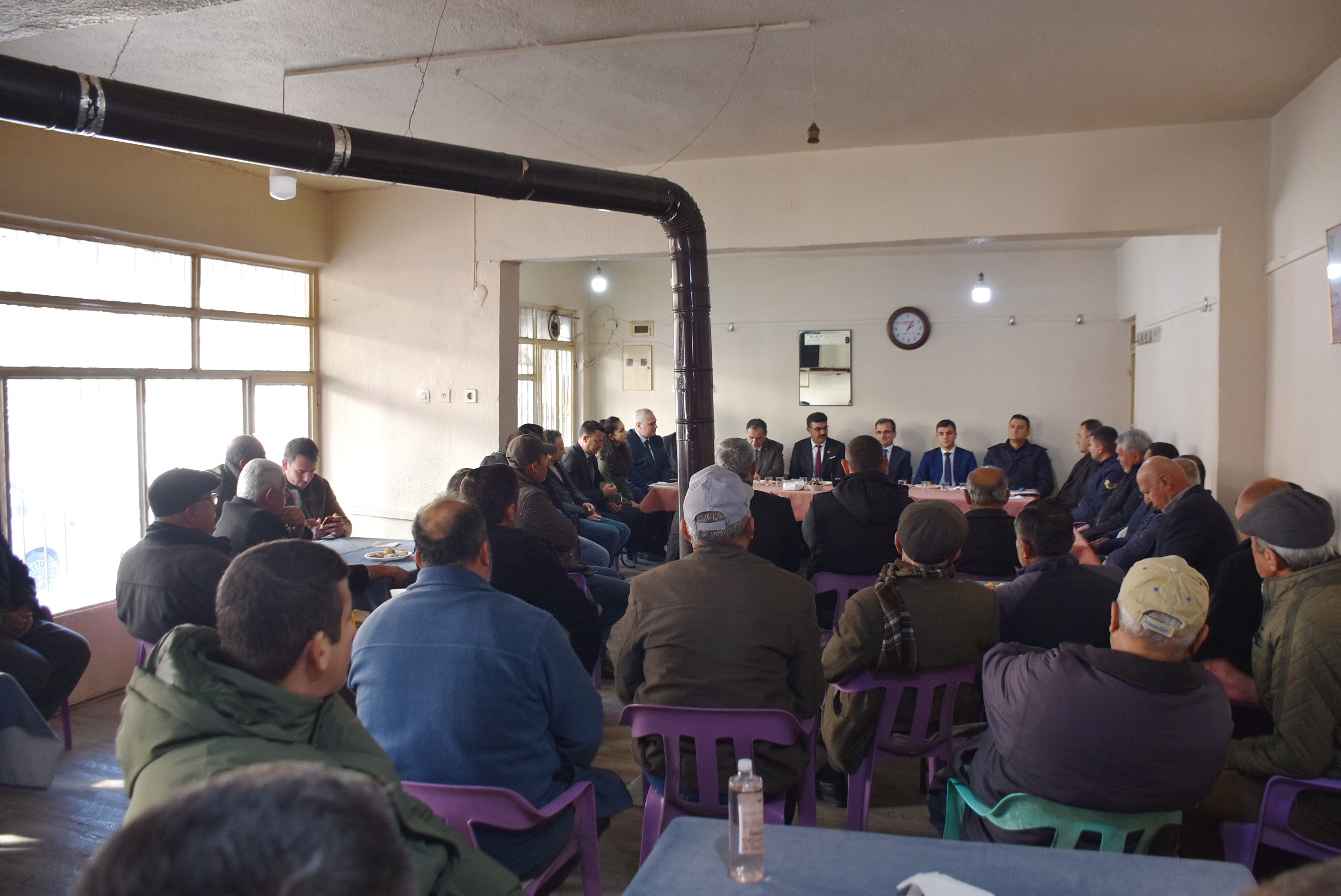 Salihli Kaymakamı Güldoğan, 3 mahallede talepleri dinledi