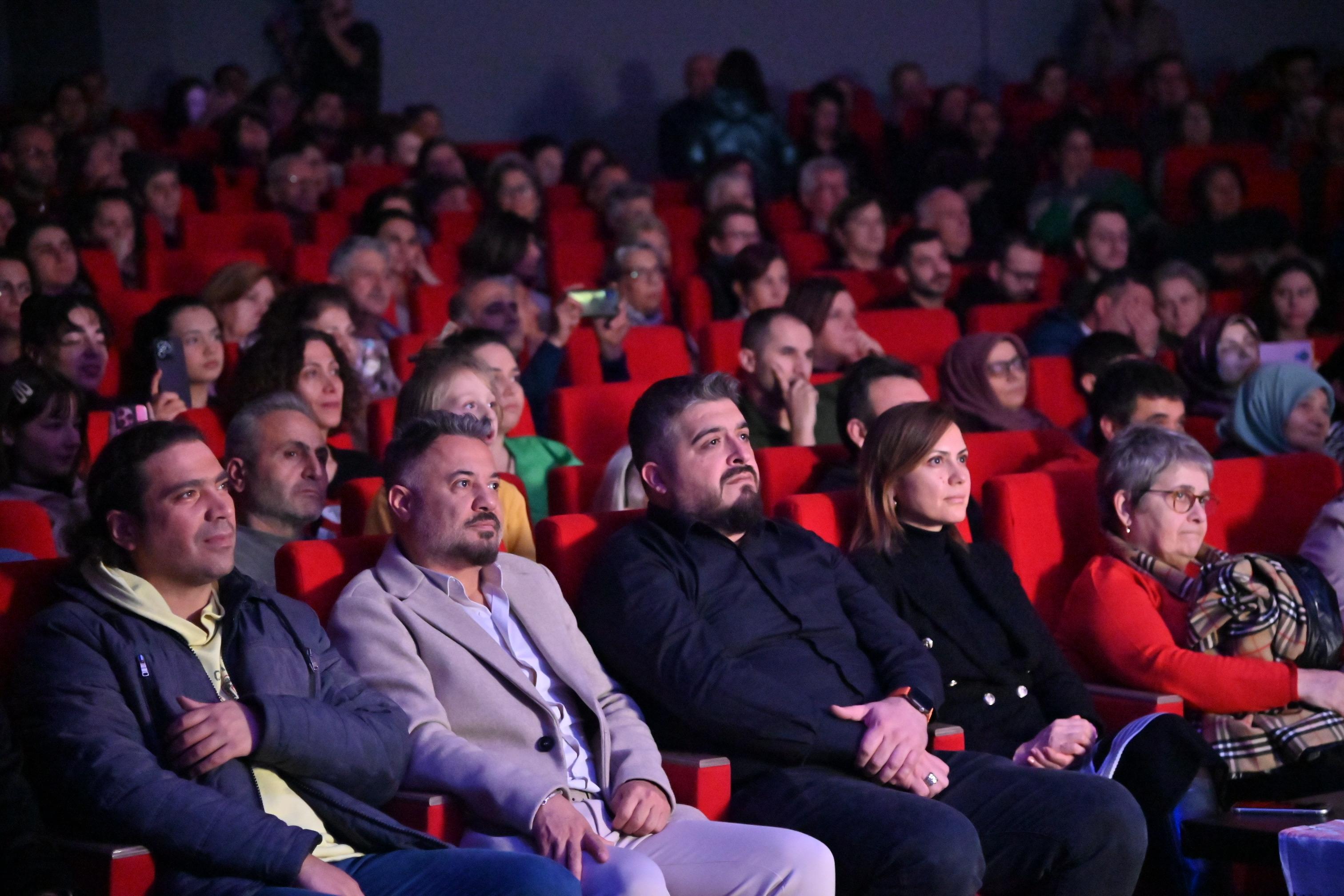 Manisa’da “Umut Veren Türküler” Yankılandı