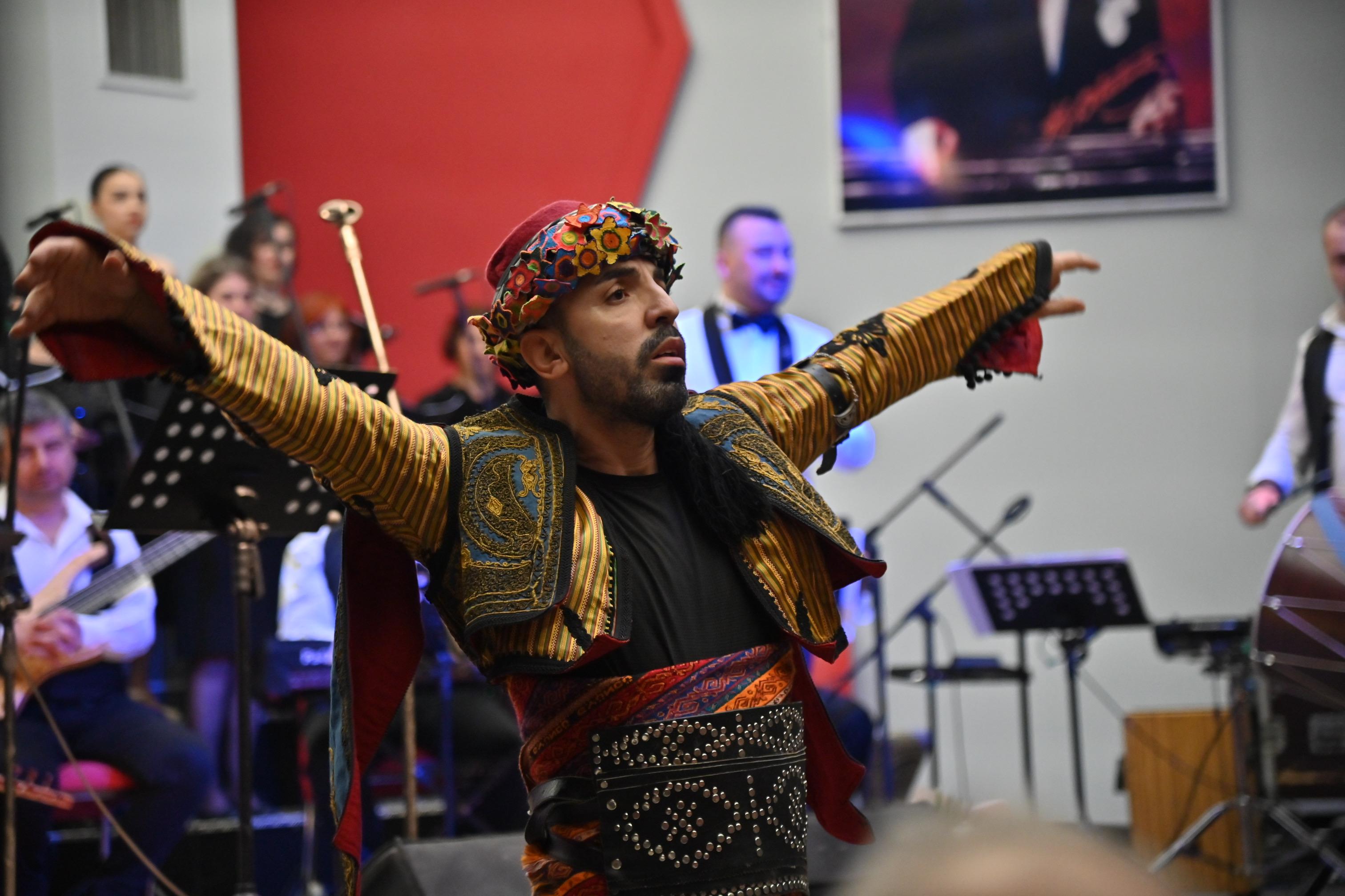 Manisa’da “Umut Veren Türküler” Yankılandı