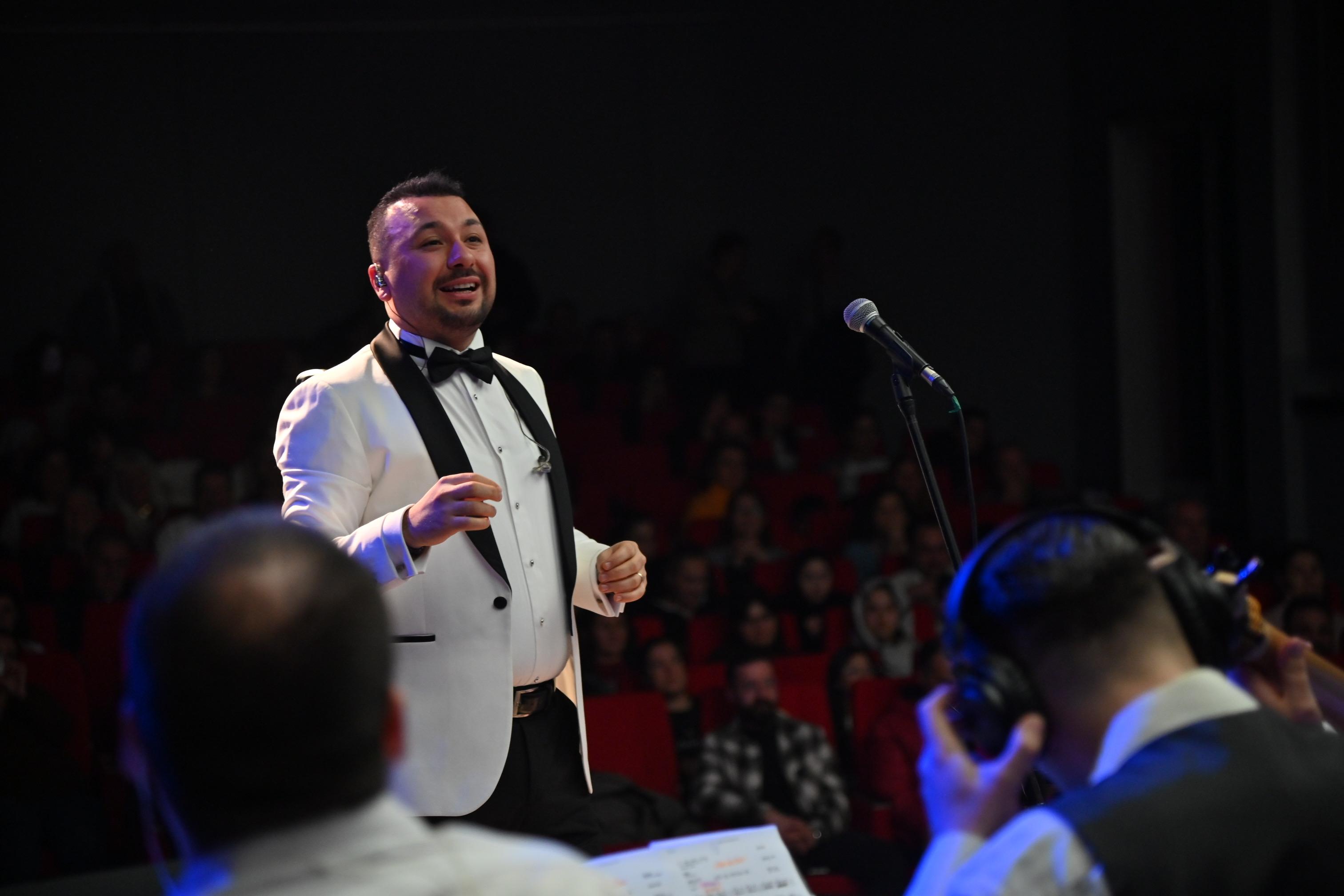 Manisa’da “Umut Veren Türküler” Yankılandı