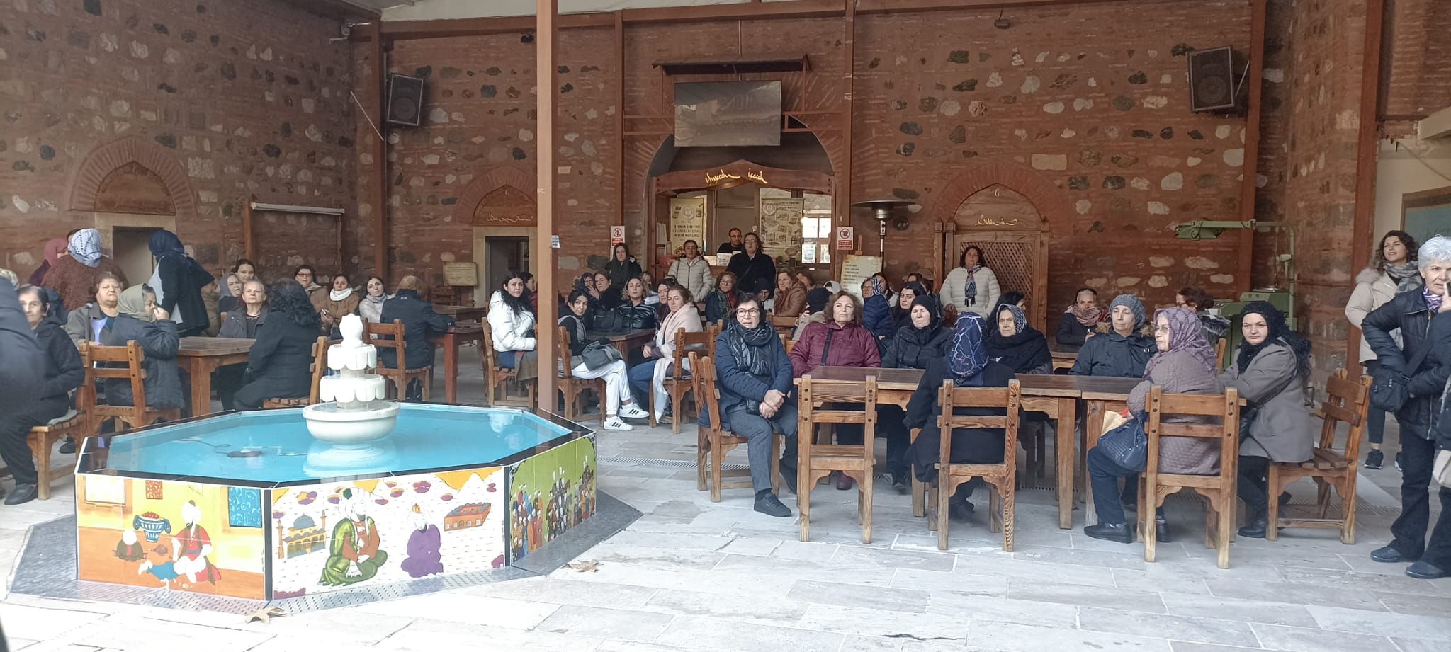 Akhisarlı Kadınlar Manisa'yı Adım Adım Gezdi