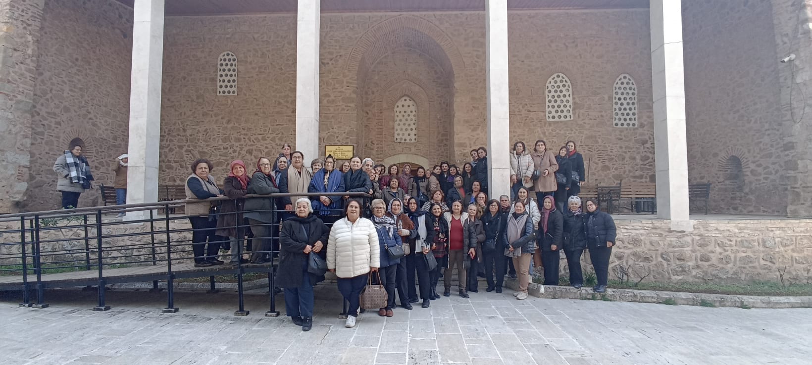Akhisarlı Kadınlar Manisa'yı Adım Adım Gezdi