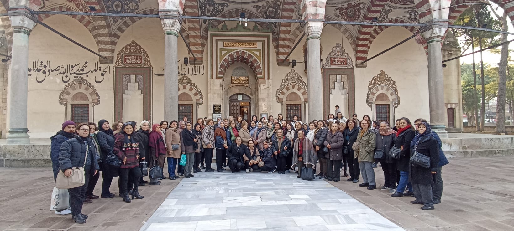 Akhisarlı Kadınlar Manisa'yı Adım Adım Gezdi